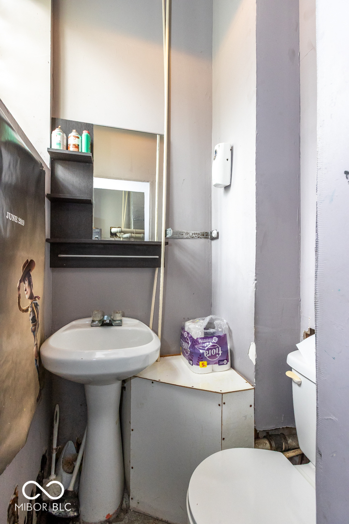 4021 E New York Street