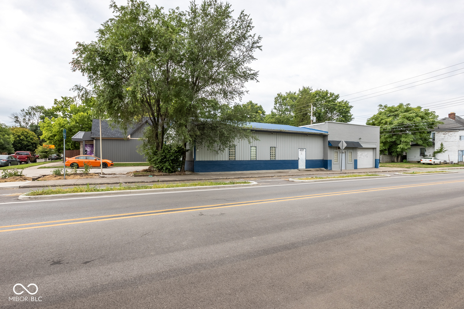 4021 E New York Street