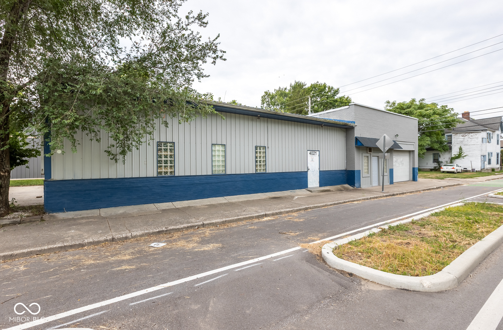 4021 E New York Street