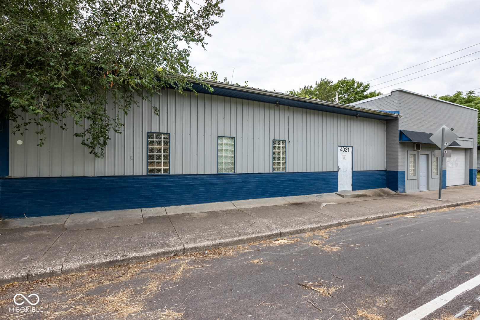 4021 E New York Street