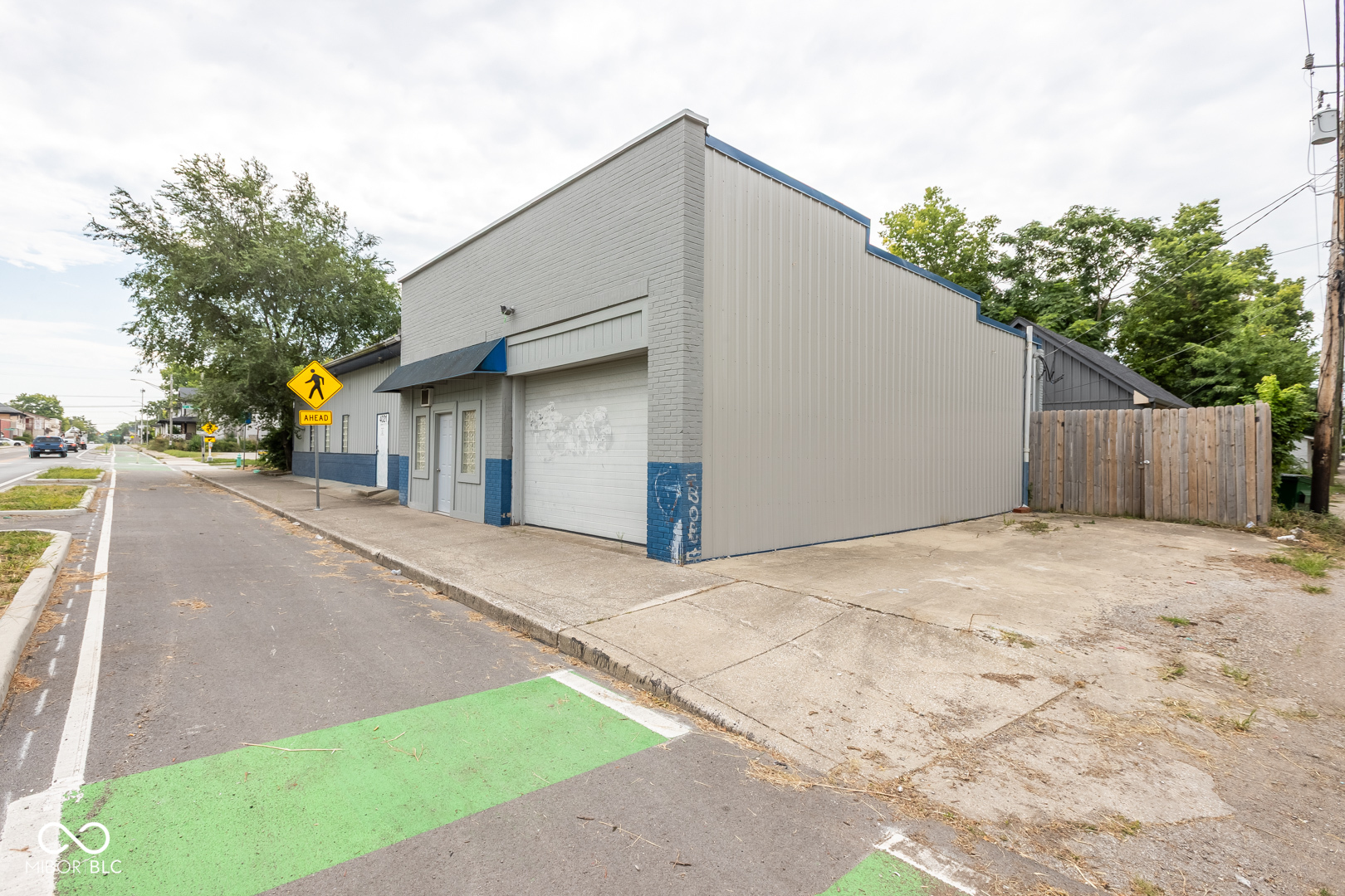 4021 E New York Street