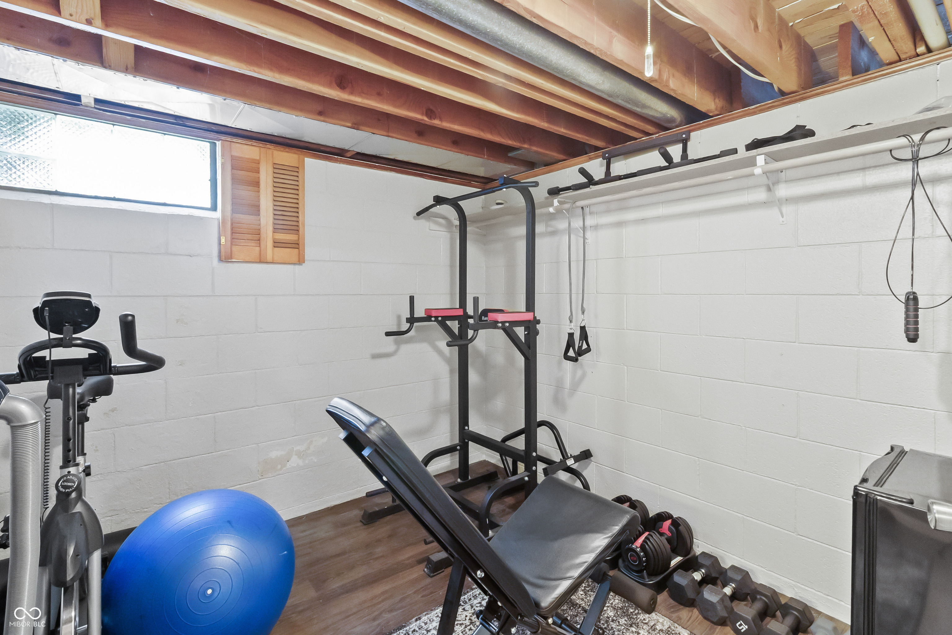 1231 N Whittier Place