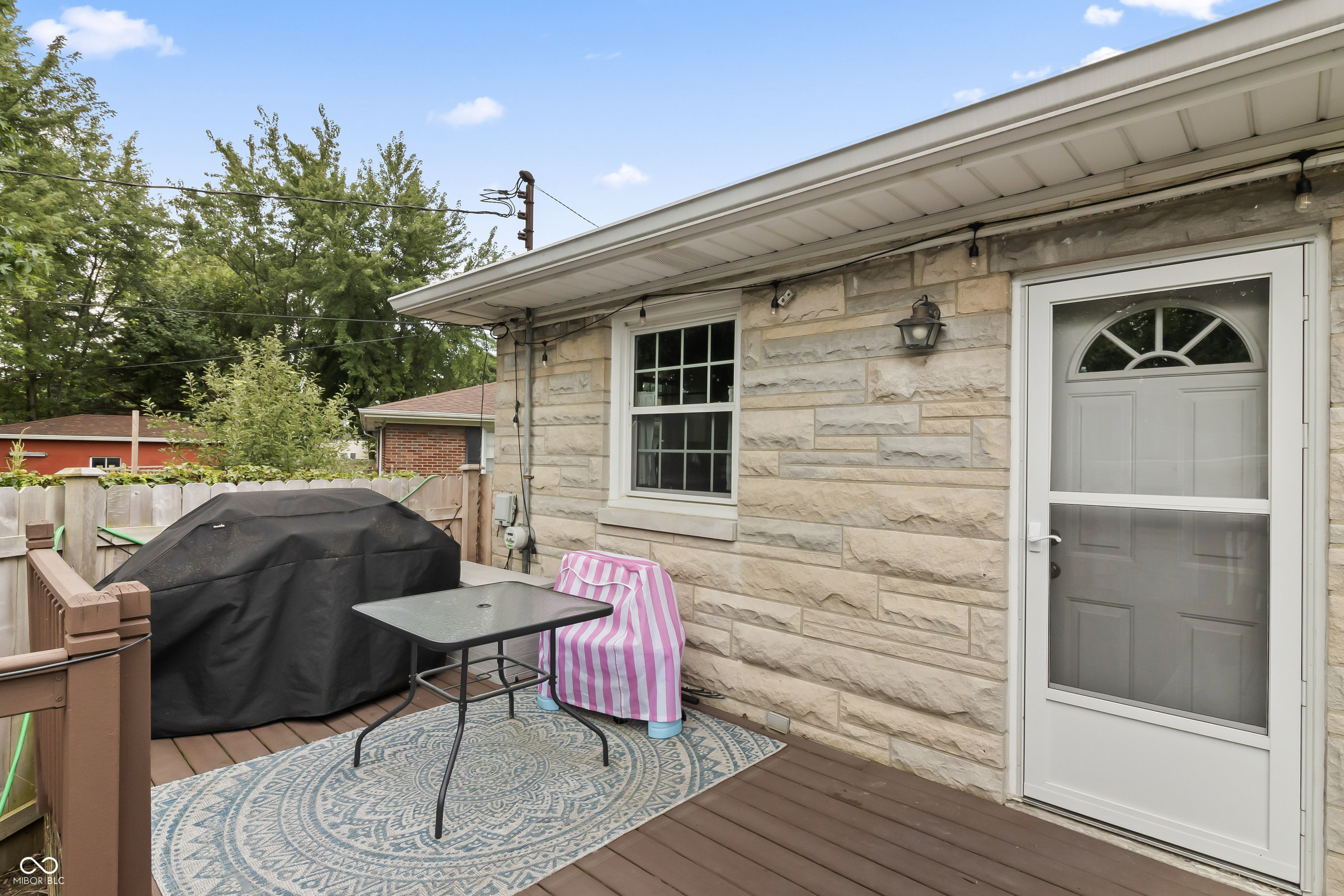 1231 N Whittier Place