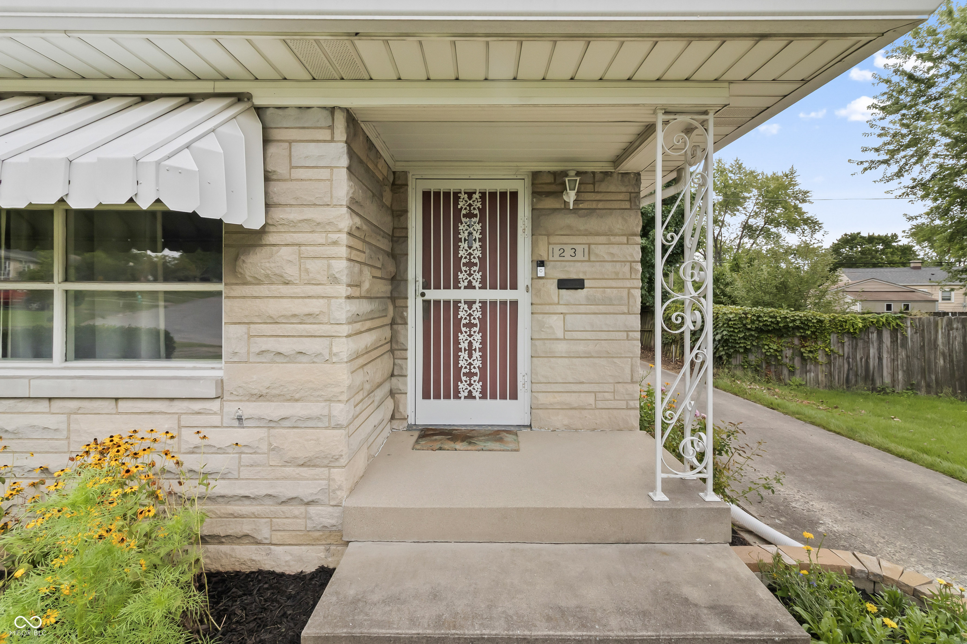 1231 N Whittier Place