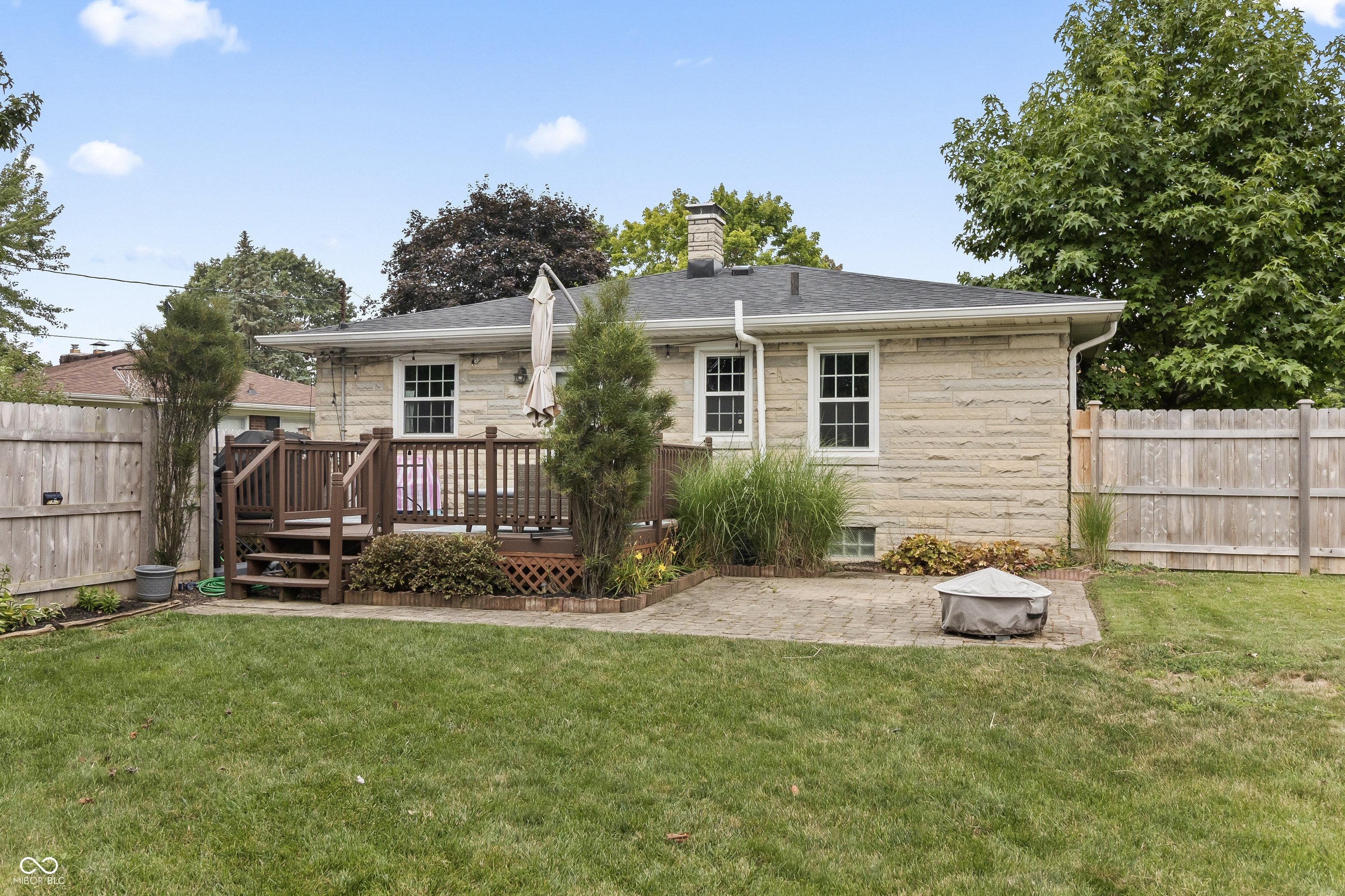 1231 N Whittier Place