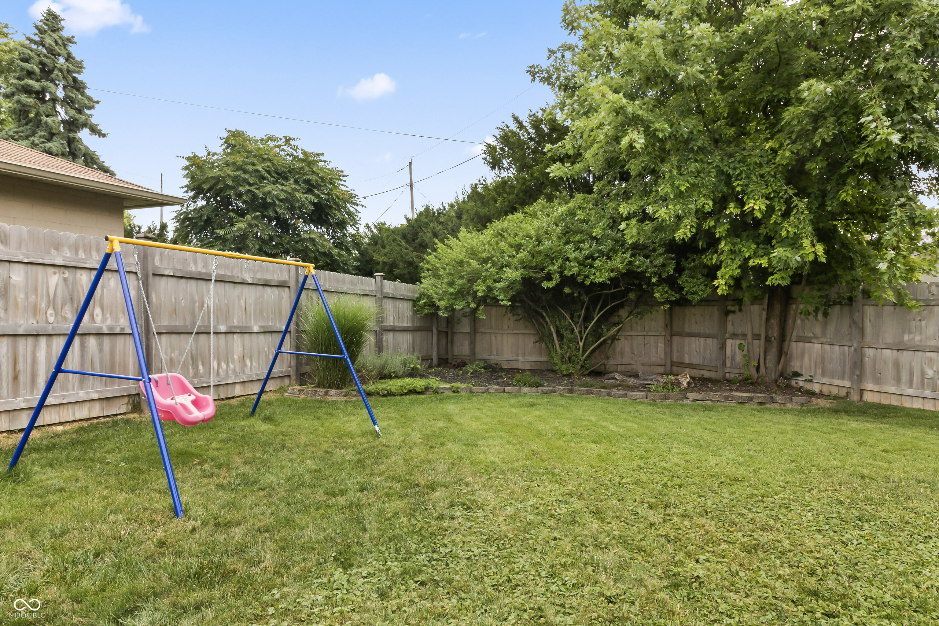 1231 N Whittier Place