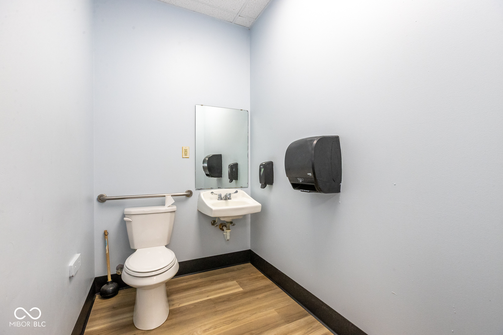 190 W Green Meadows Drive