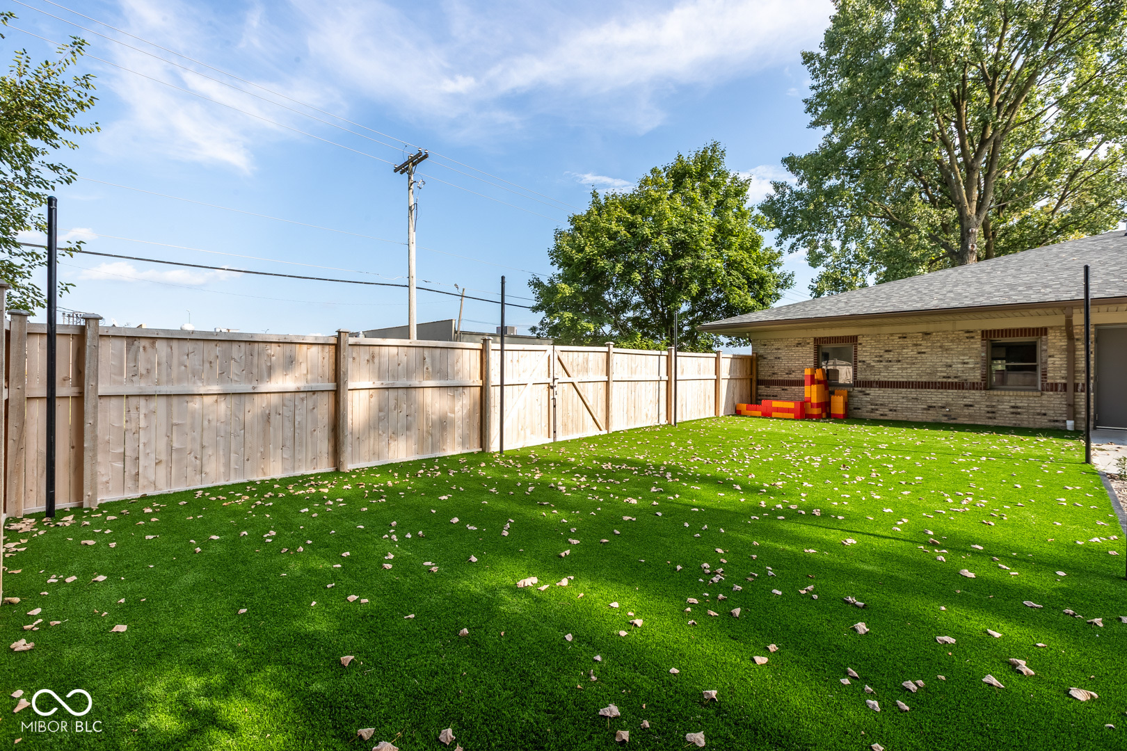 190 W Green Meadows Drive