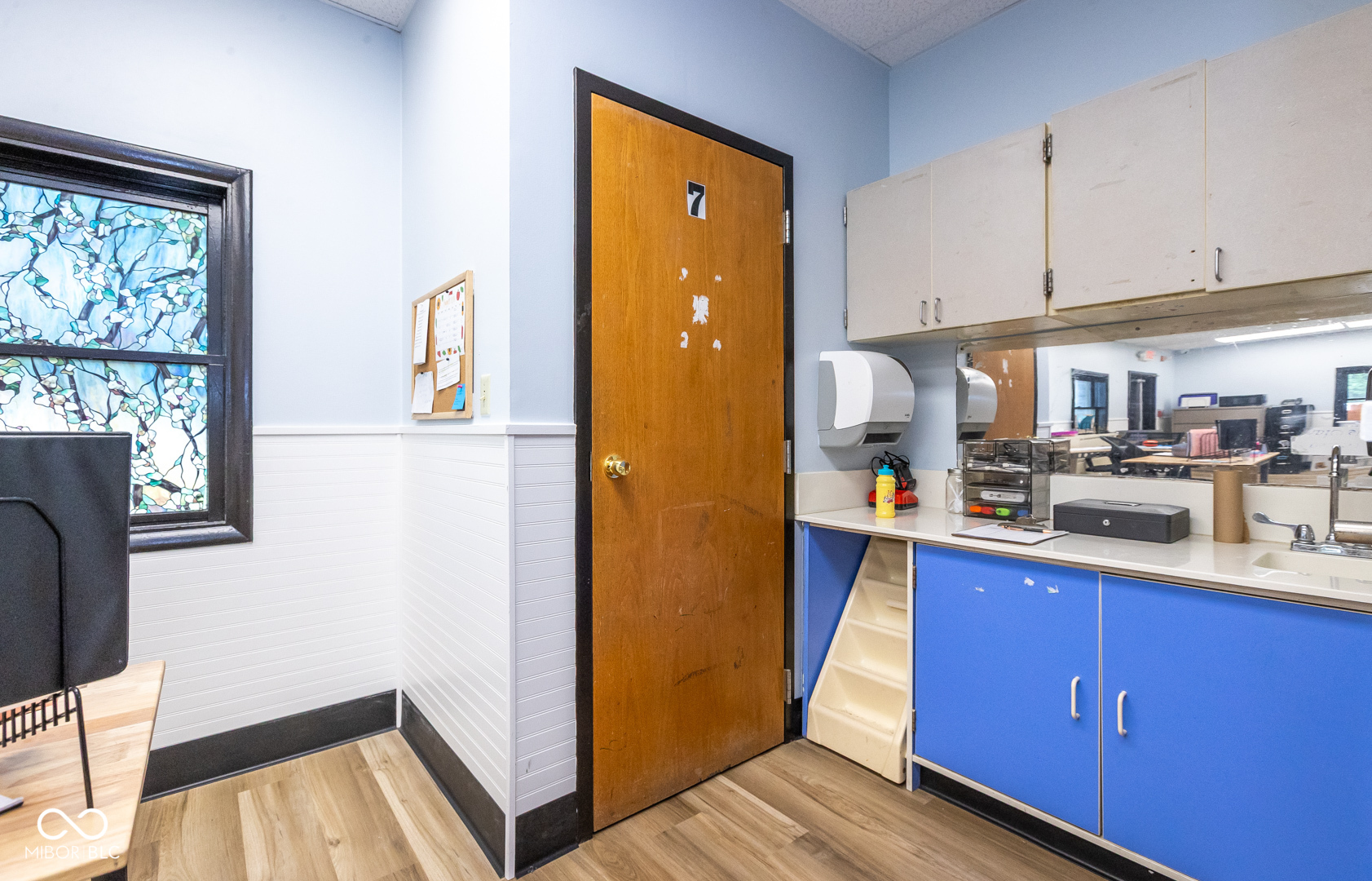 190 W Green Meadows Drive