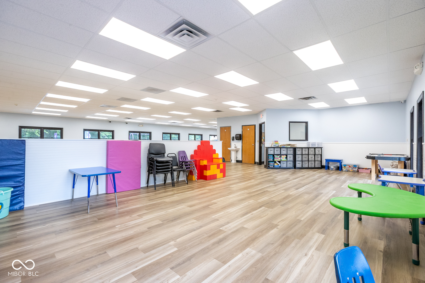 190 W Green Meadows Drive