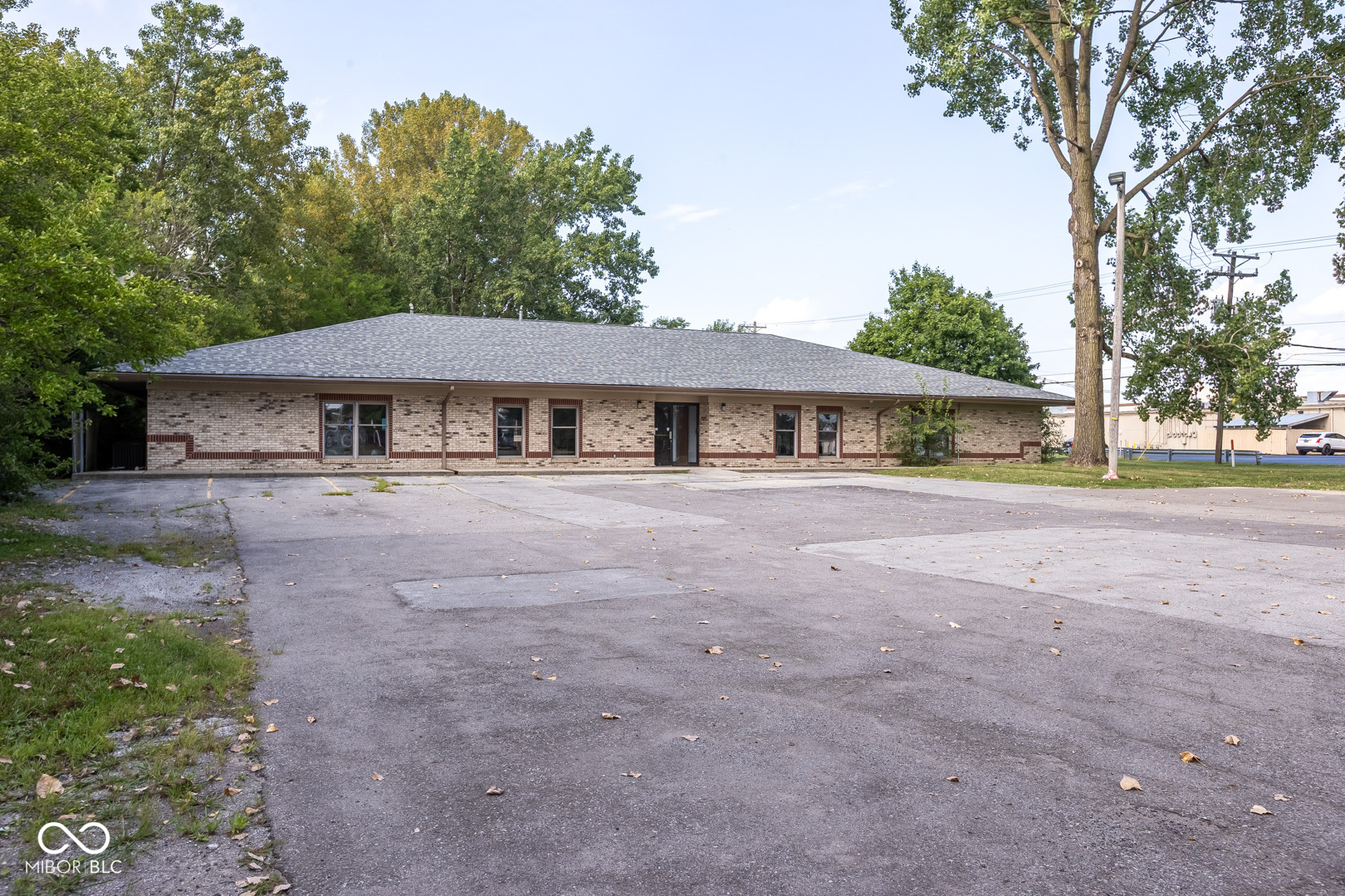 190 W Green Meadows Drive