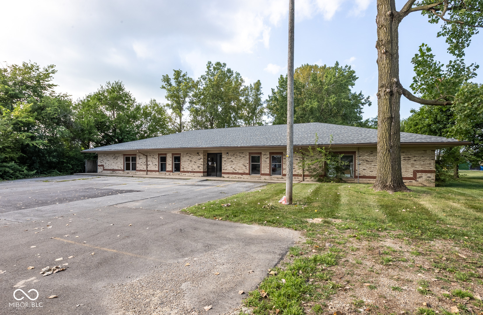 190 W Green Meadows Drive