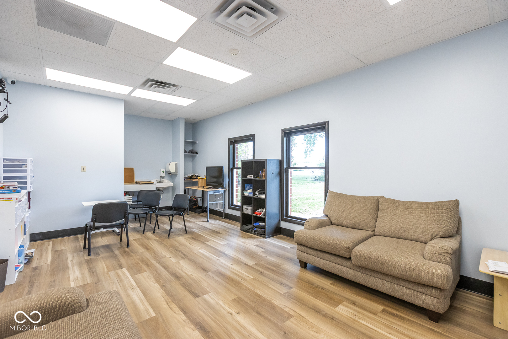 190 W Green Meadows Drive