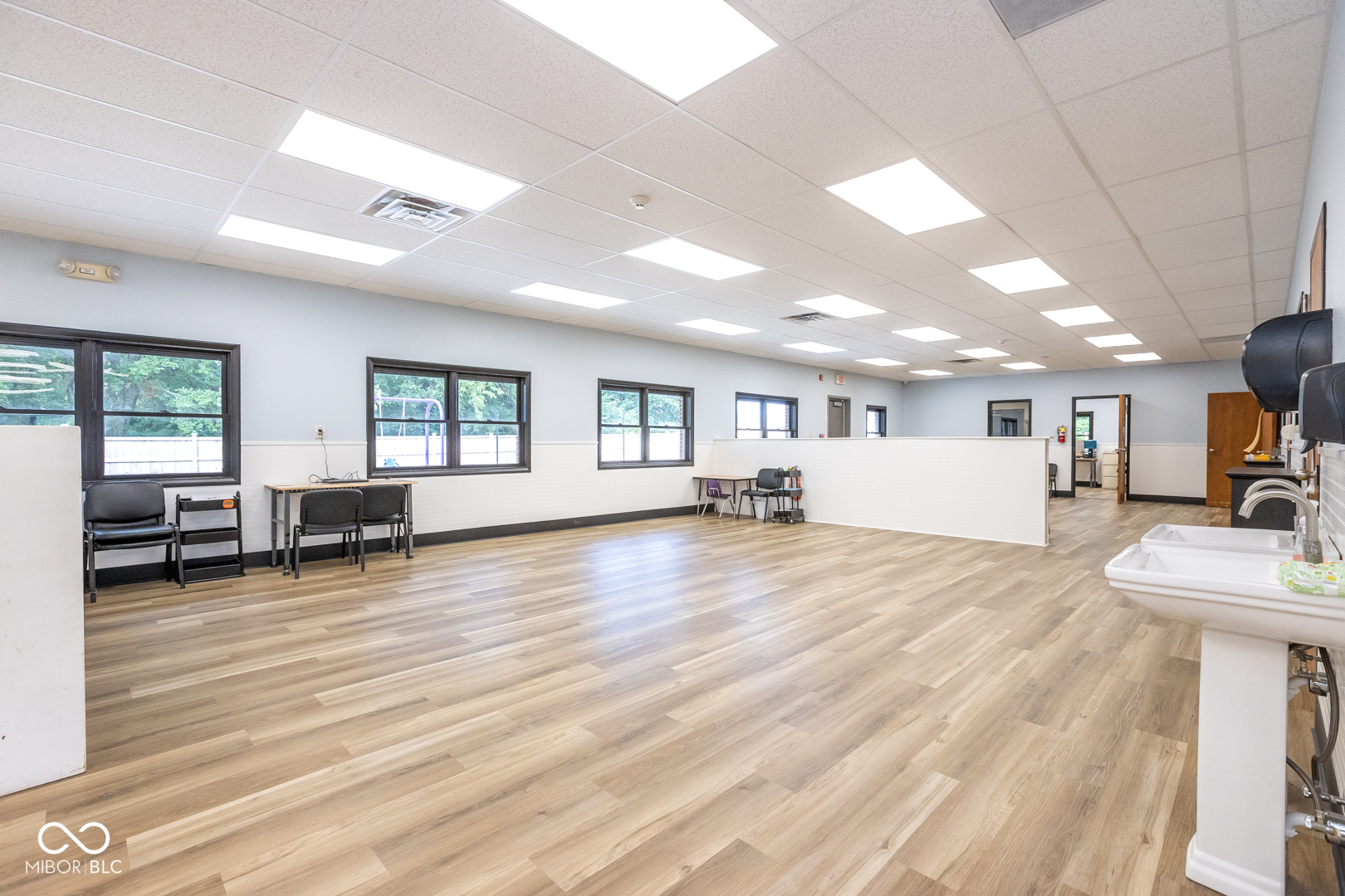 190 W Green Meadows Drive