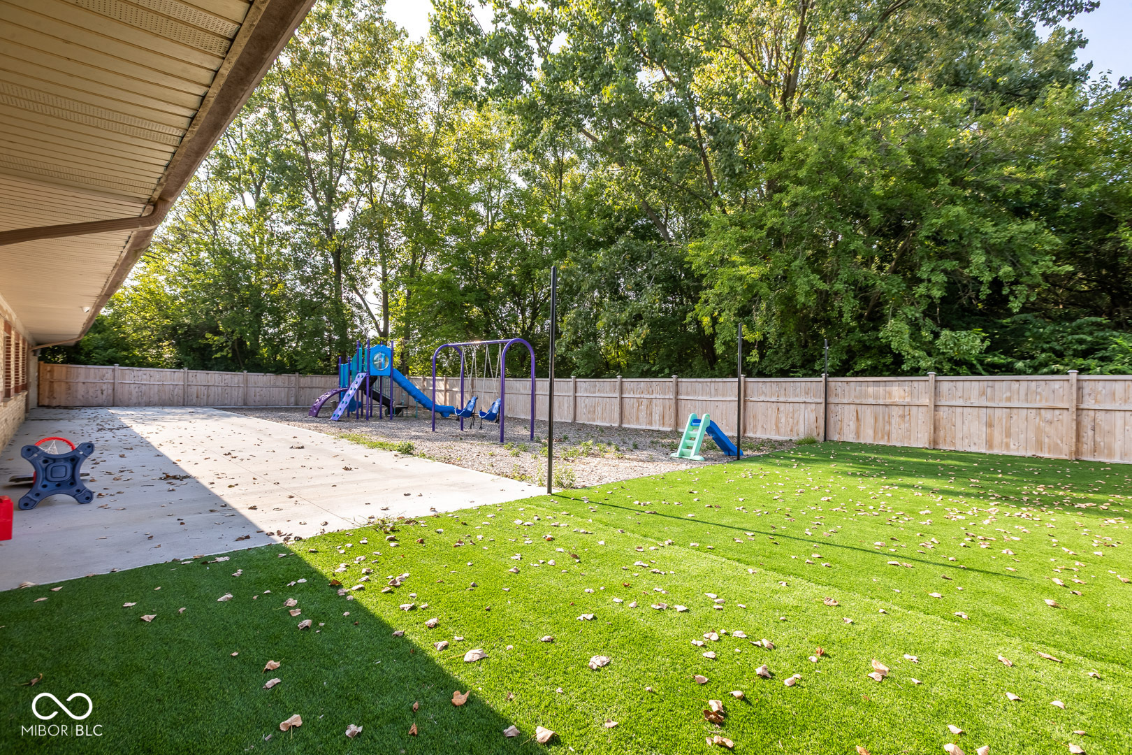 190 W Green Meadows Drive