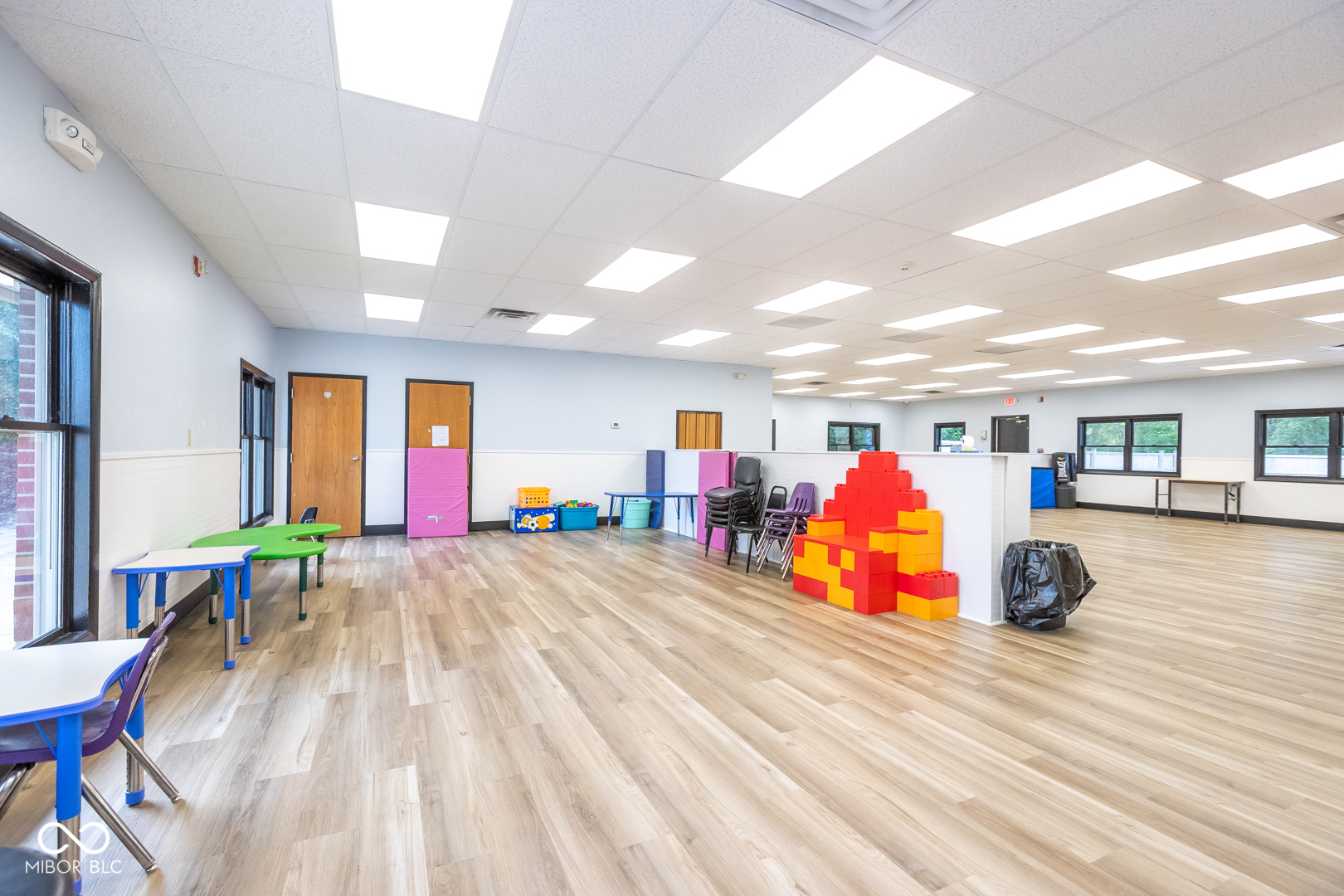 190 W Green Meadows Drive