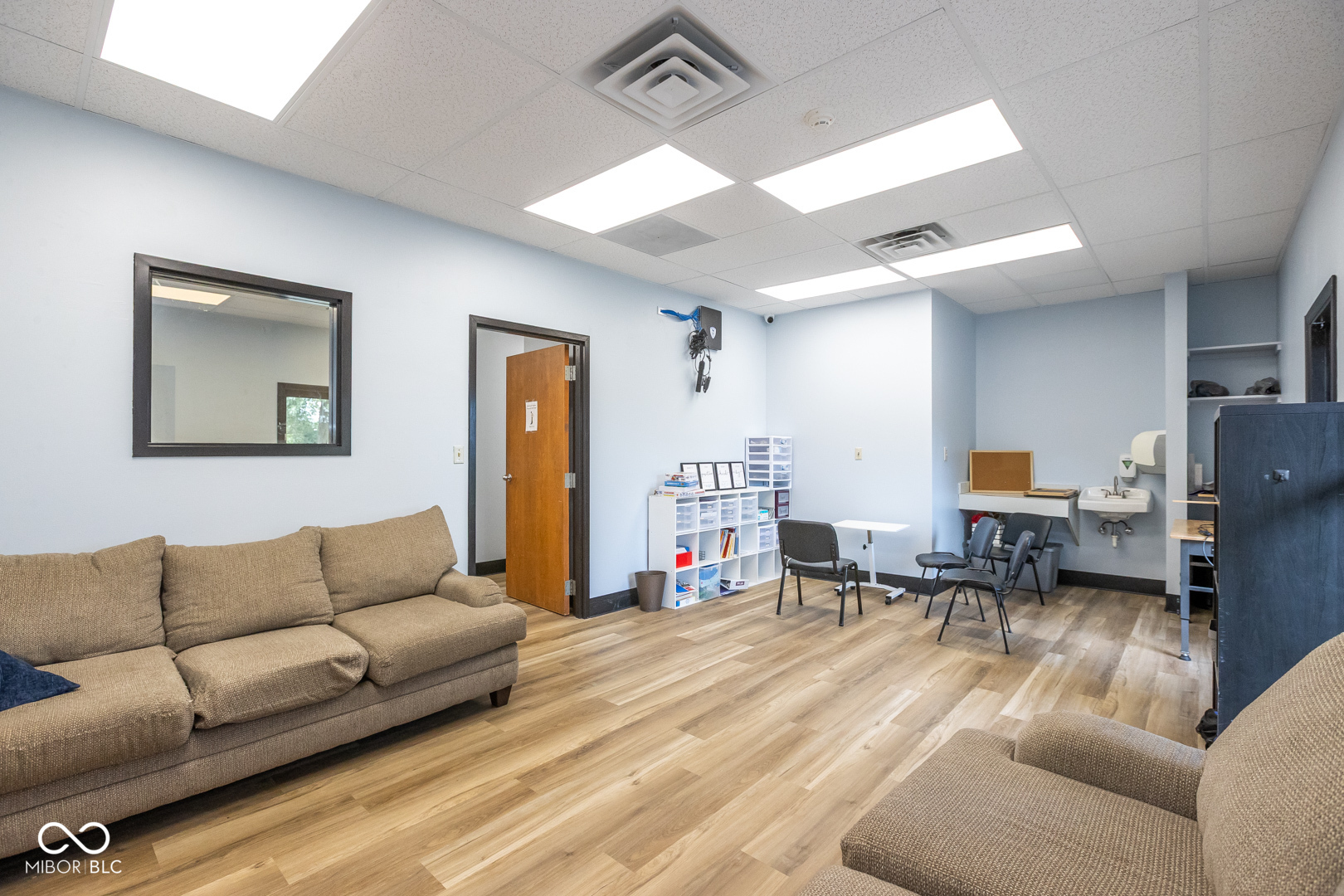 190 W Green Meadows Drive