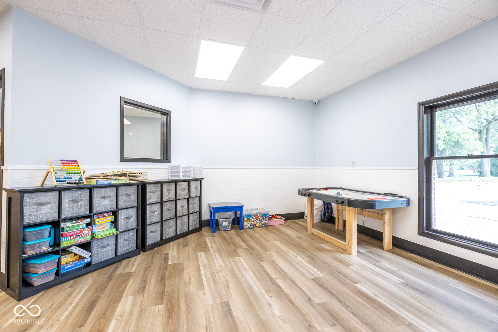 190 W Green Meadows Drive