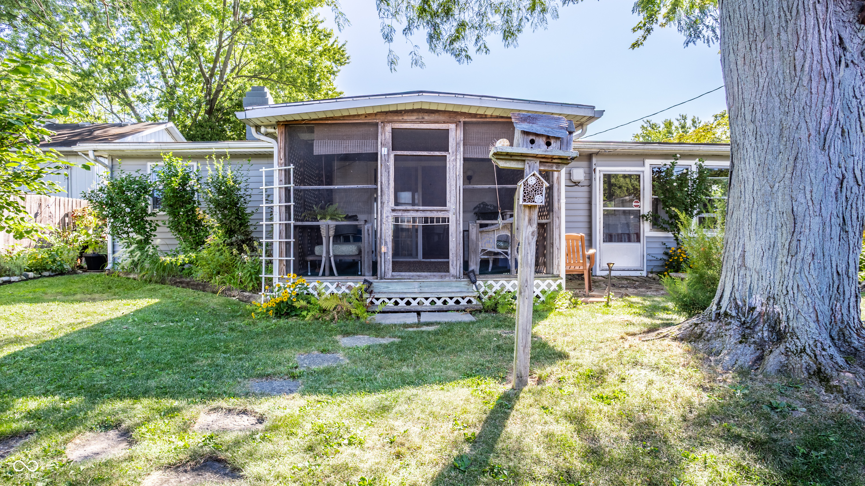 2701 N Richmond Drive