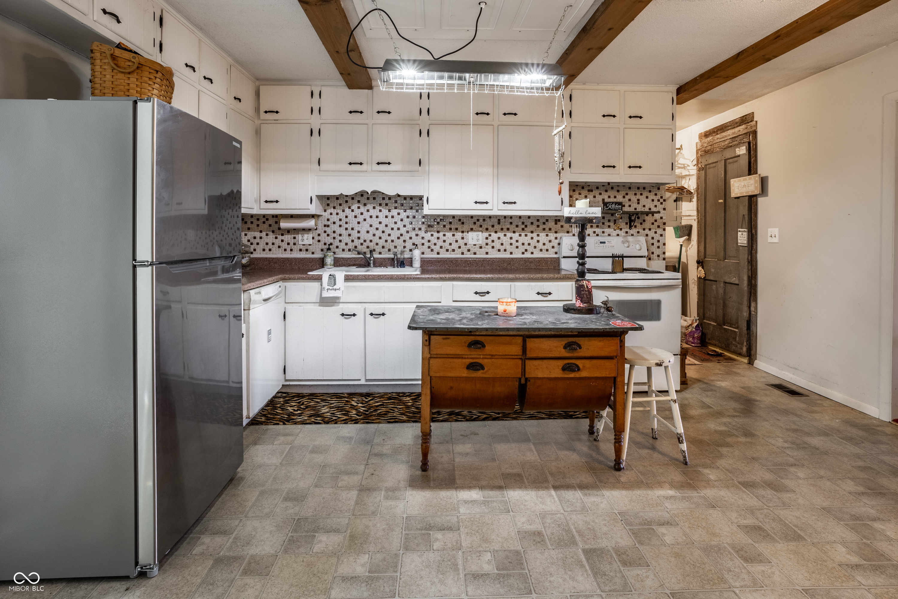 2701 N Richmond Drive