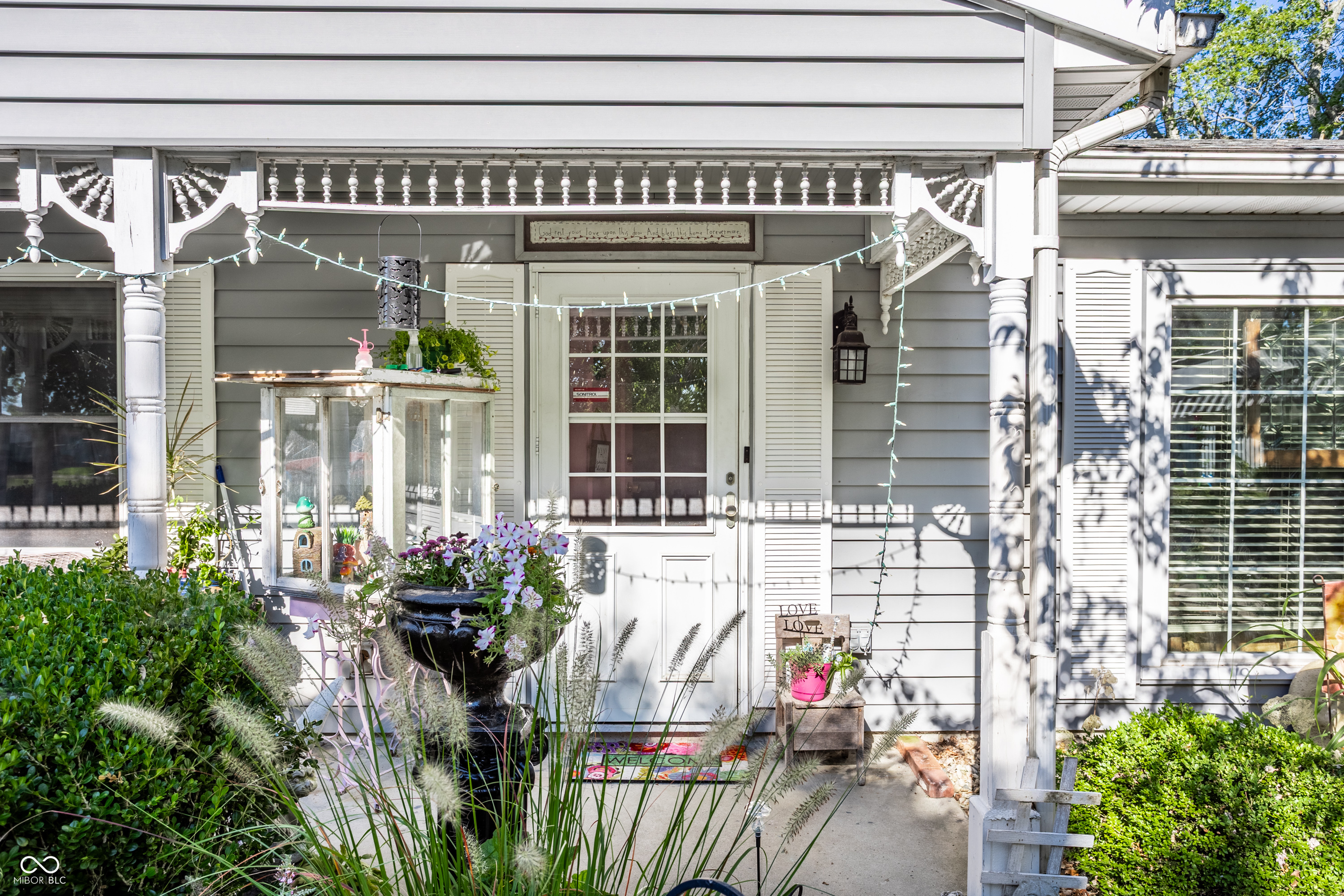 2701 N Richmond Drive