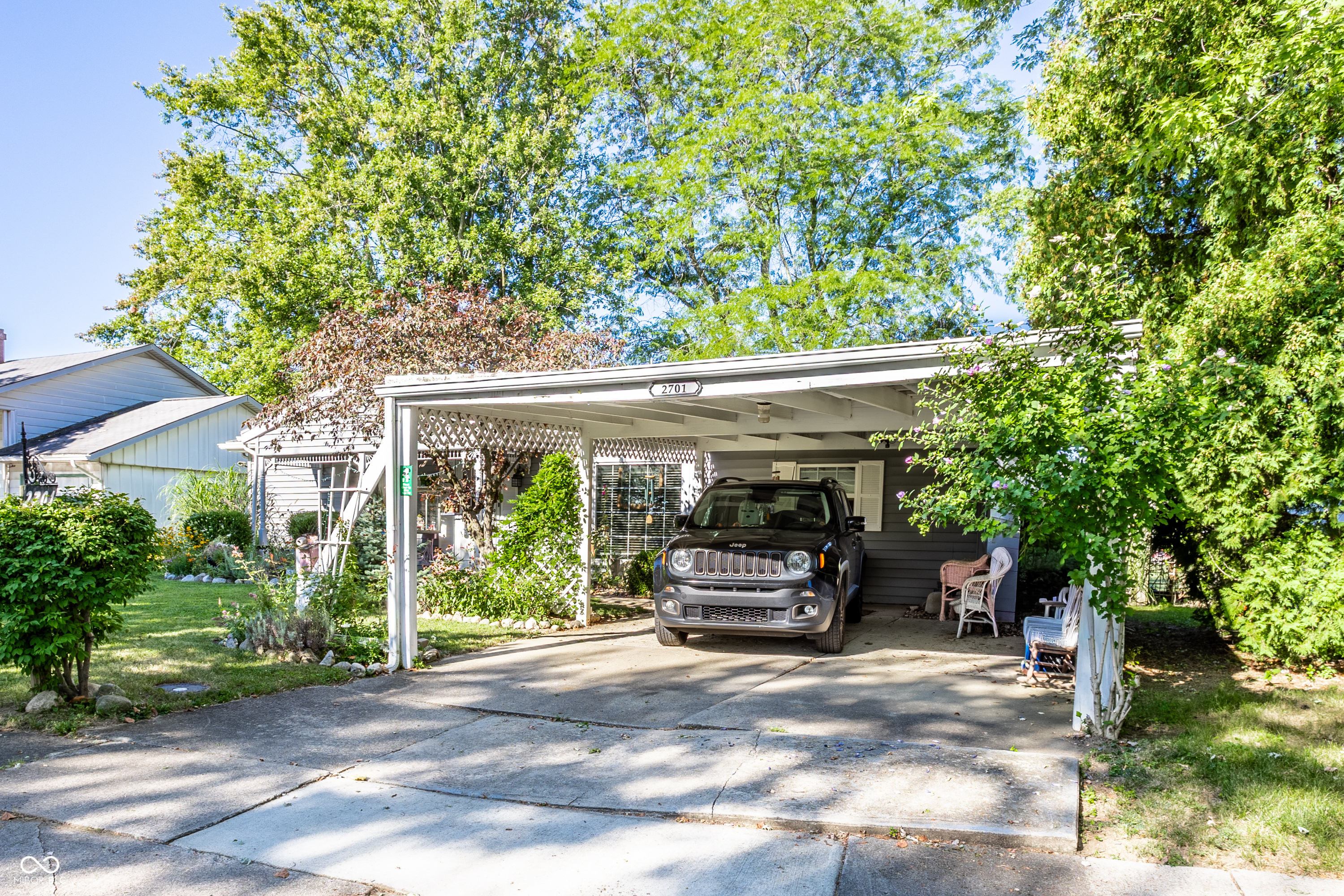 2701 N Richmond Drive