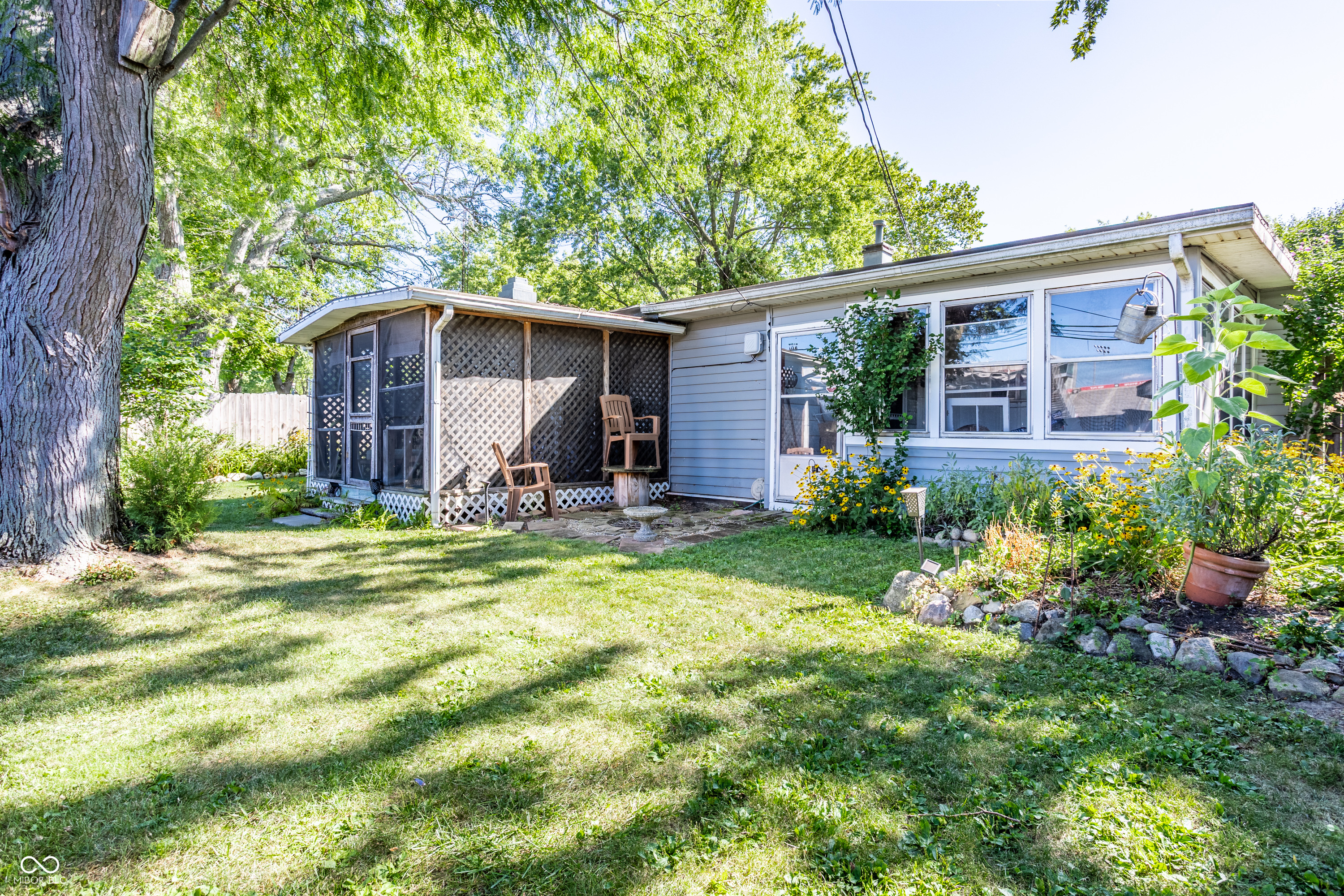 2701 N Richmond Drive