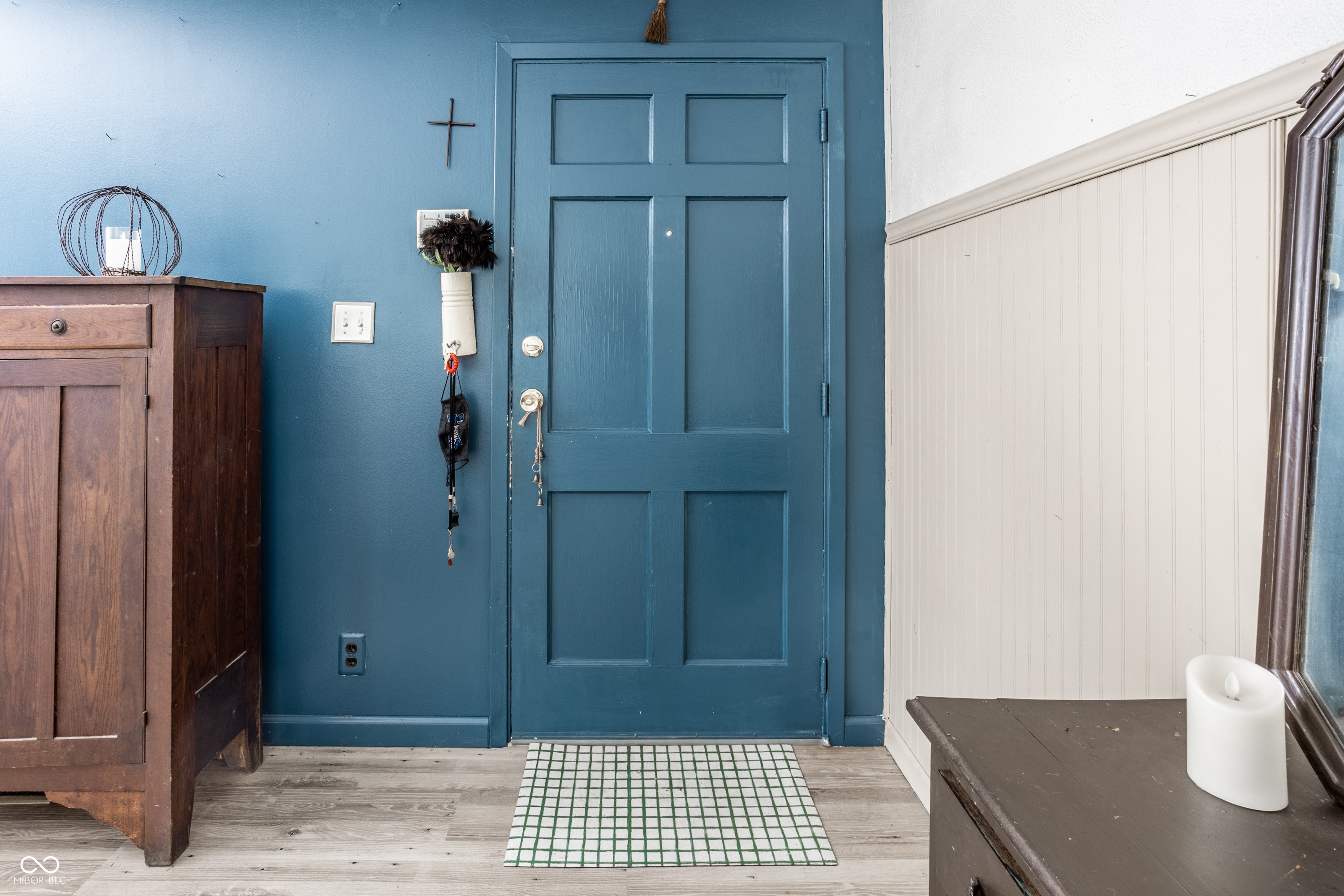 2701 N Richmond Drive