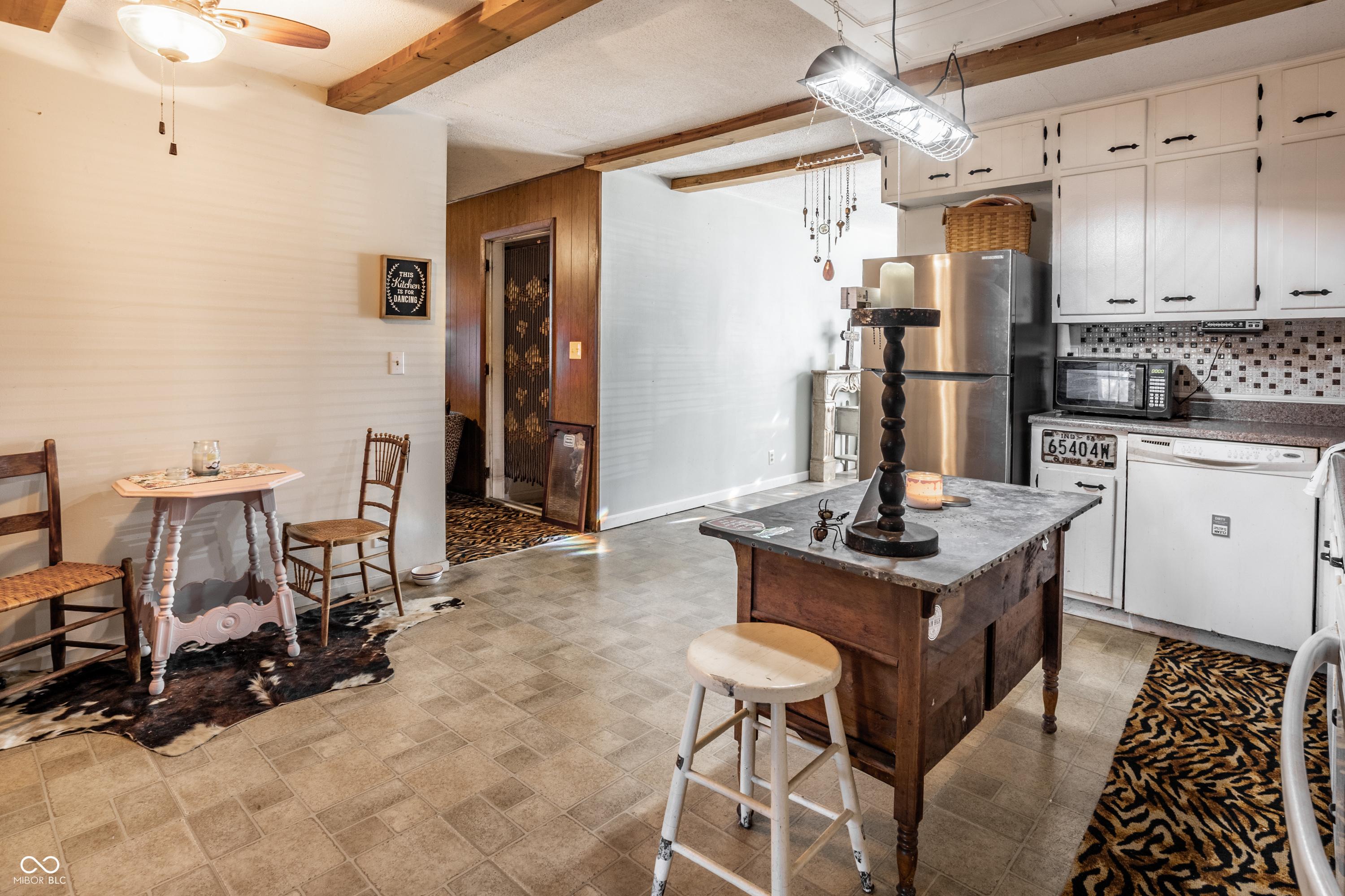 2701 N Richmond Drive