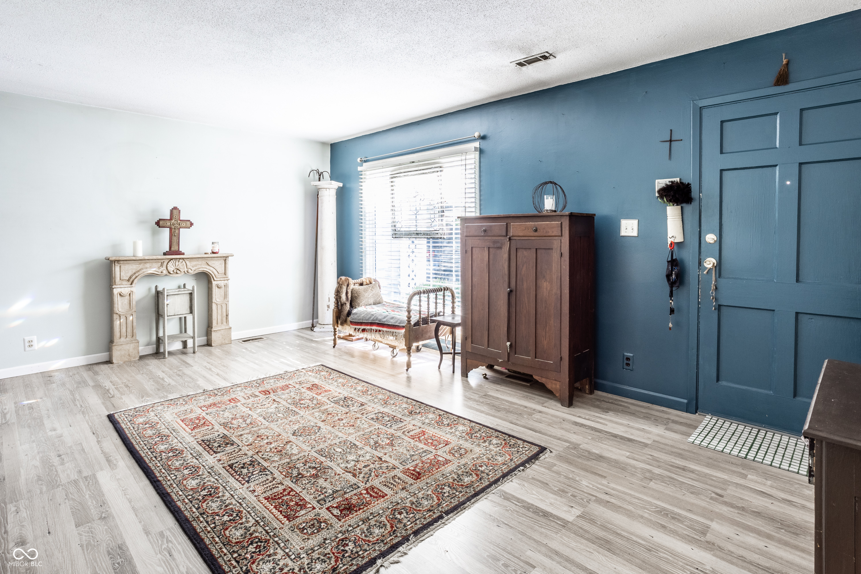 2701 N Richmond Drive