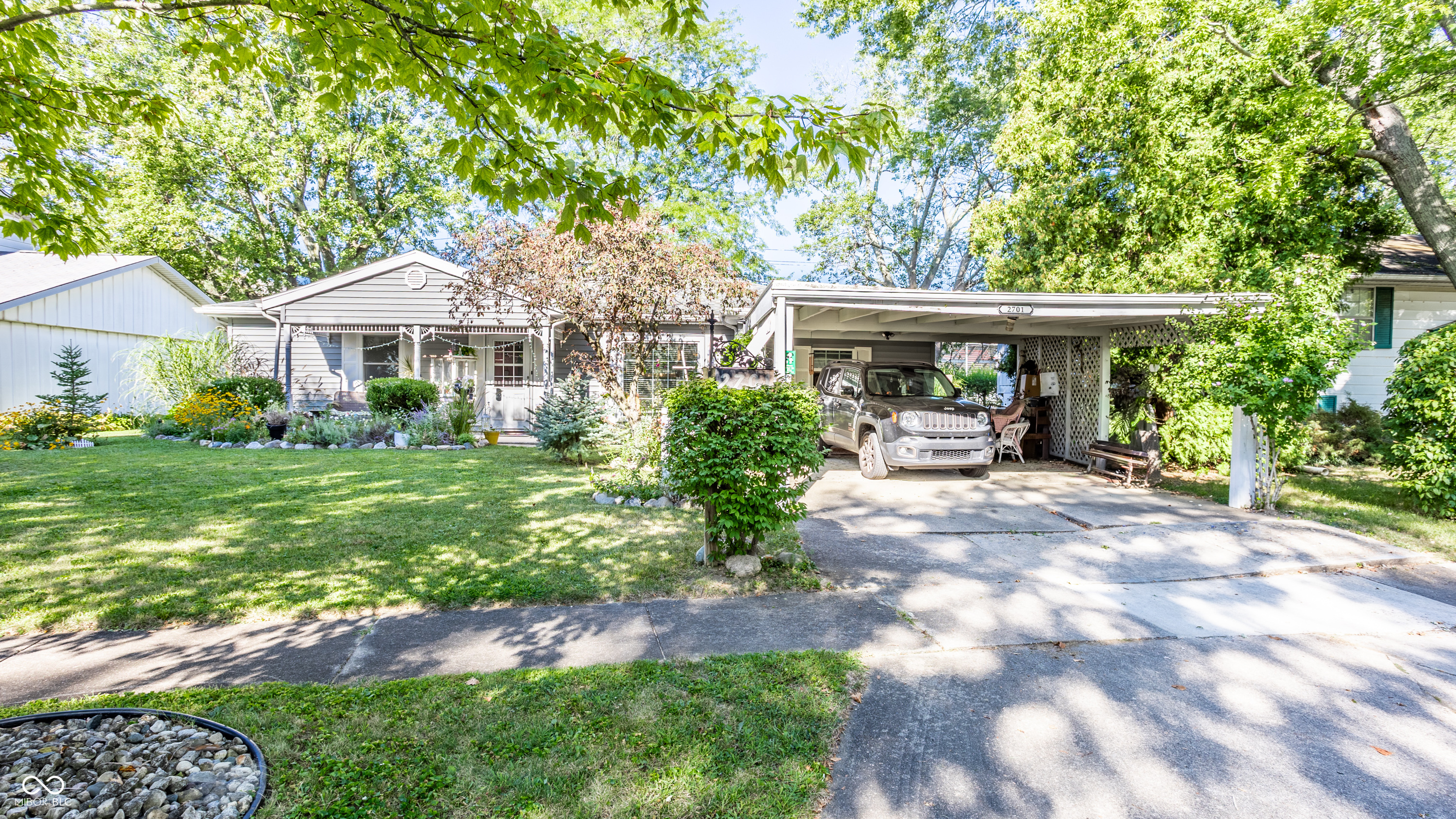 2701 N Richmond Drive