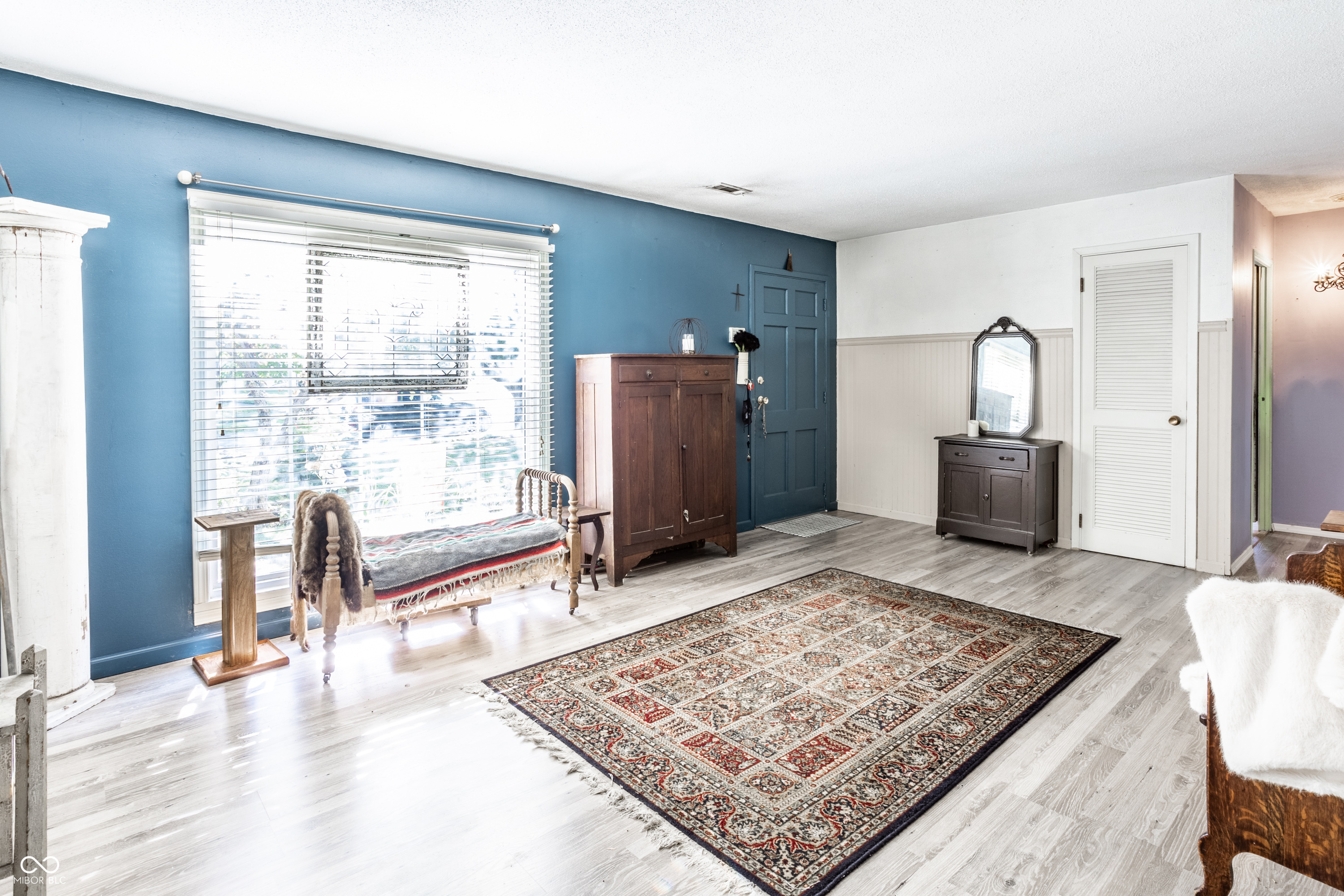 2701 N Richmond Drive