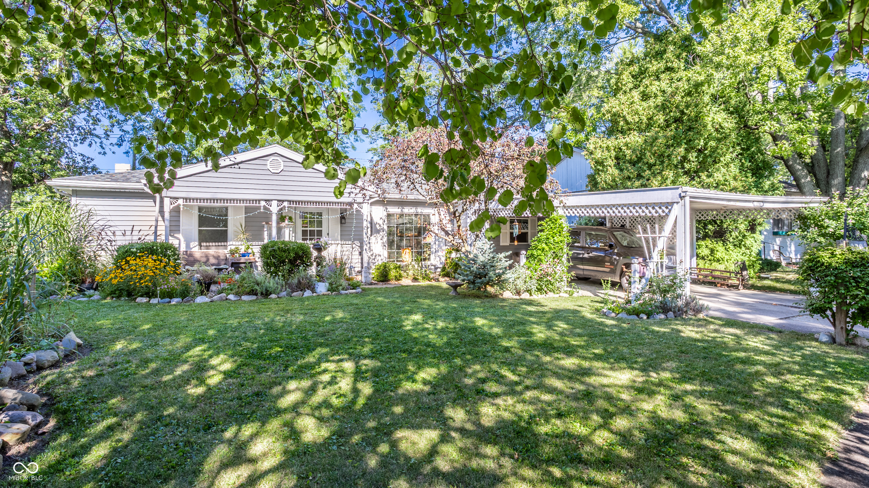 2701 N Richmond Drive