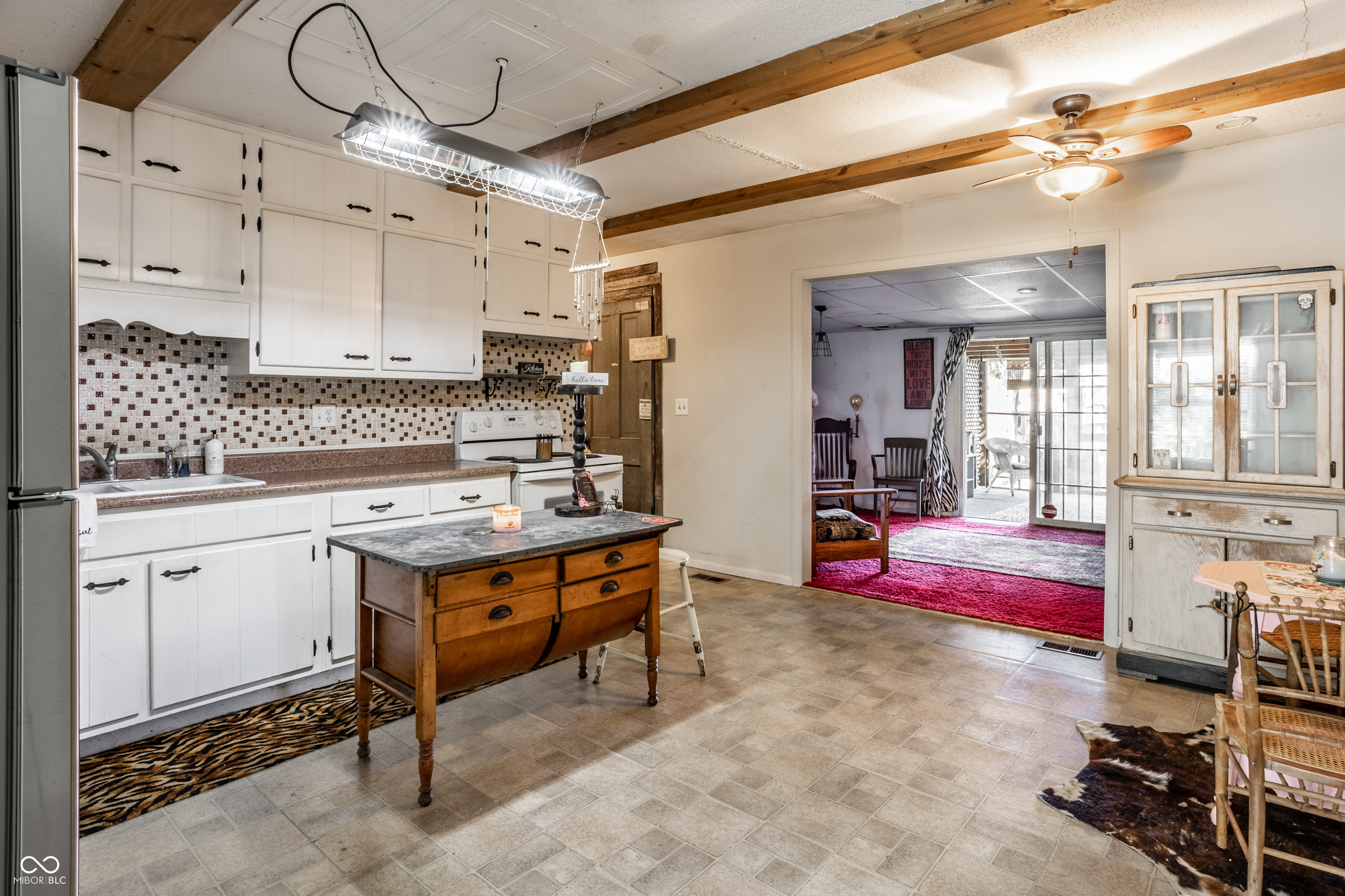 2701 N Richmond Drive