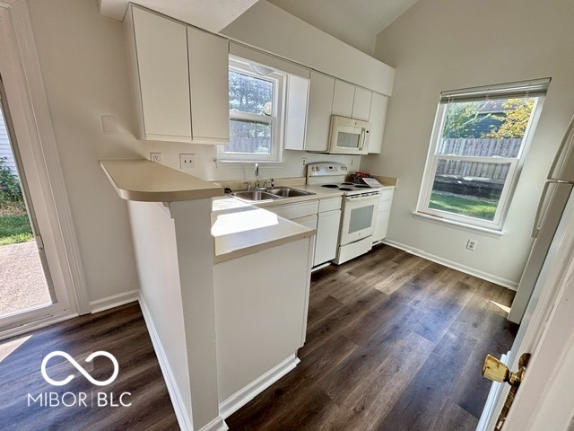 9680 River Oak Lane E