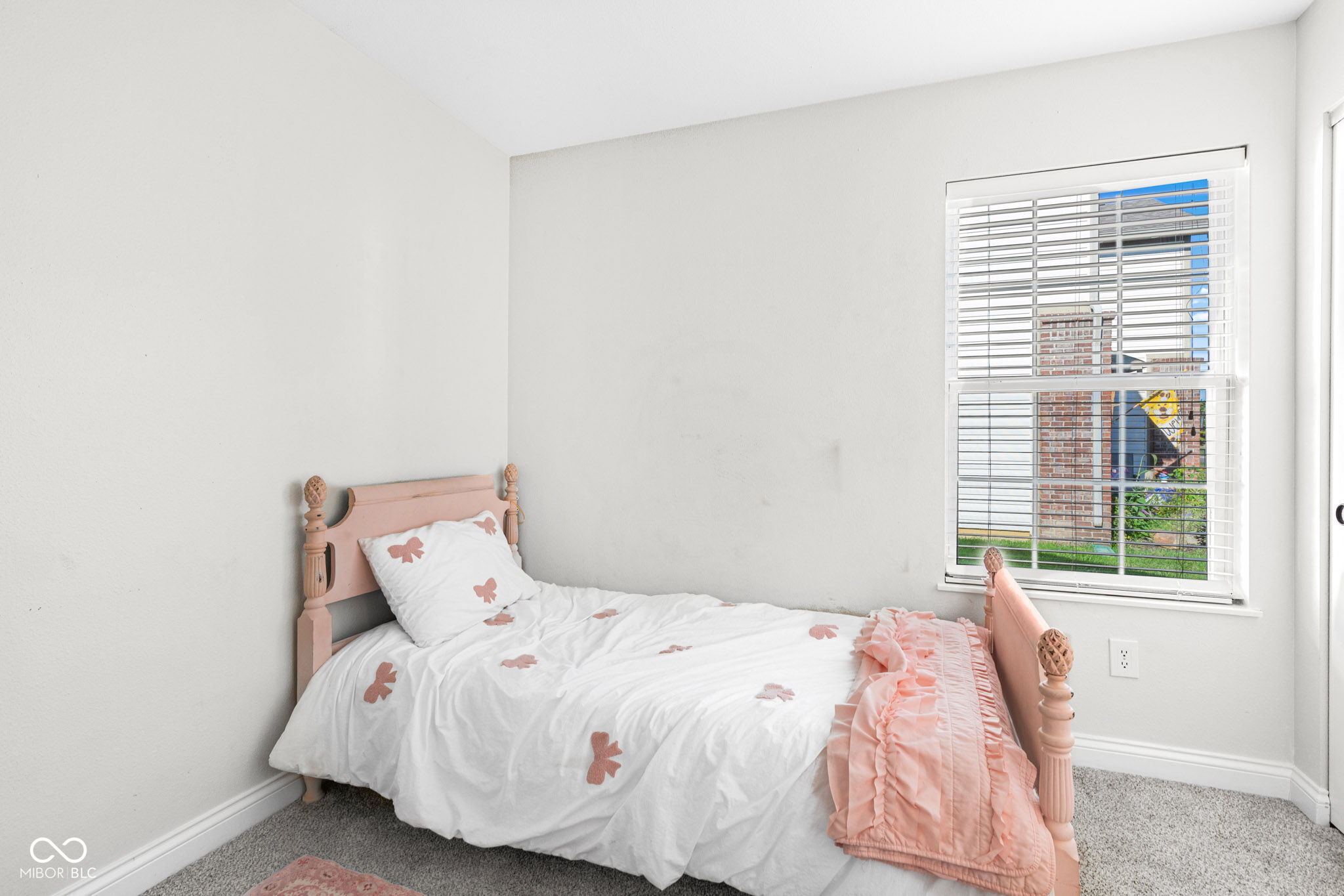 1035 W Muskegon Drive