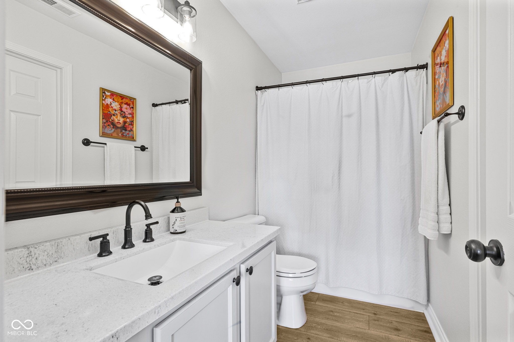 1035 W Muskegon Drive