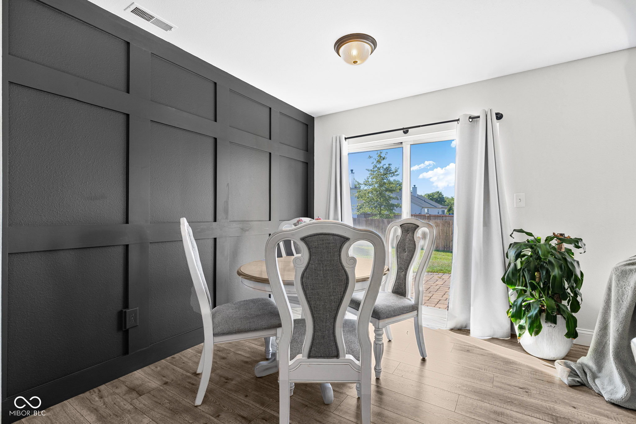 1035 W Muskegon Drive