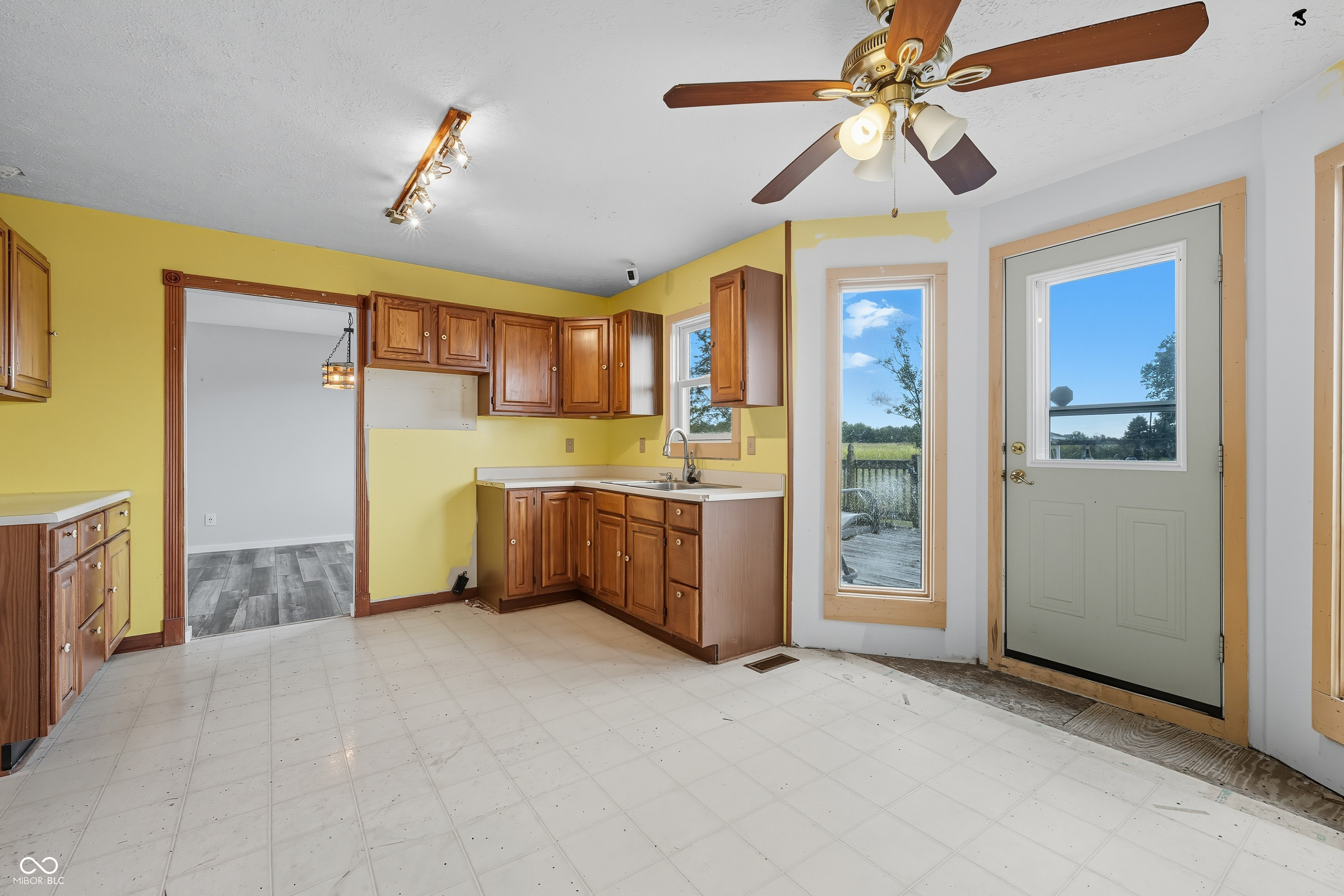 19530 Mule Barn Road