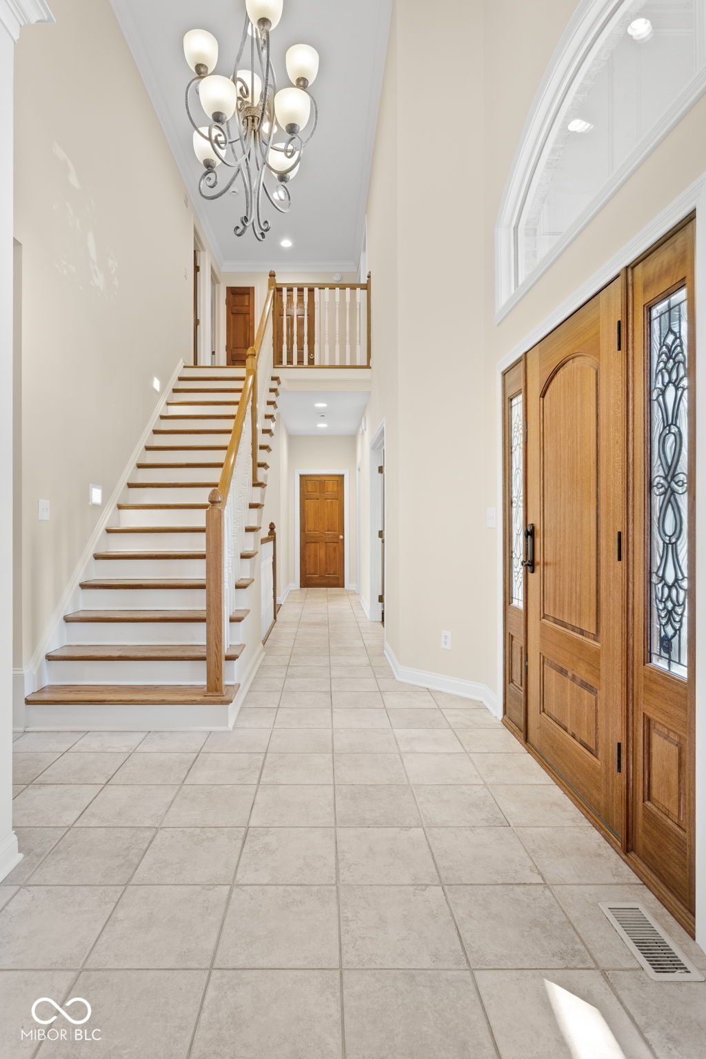 817 Hickory Way