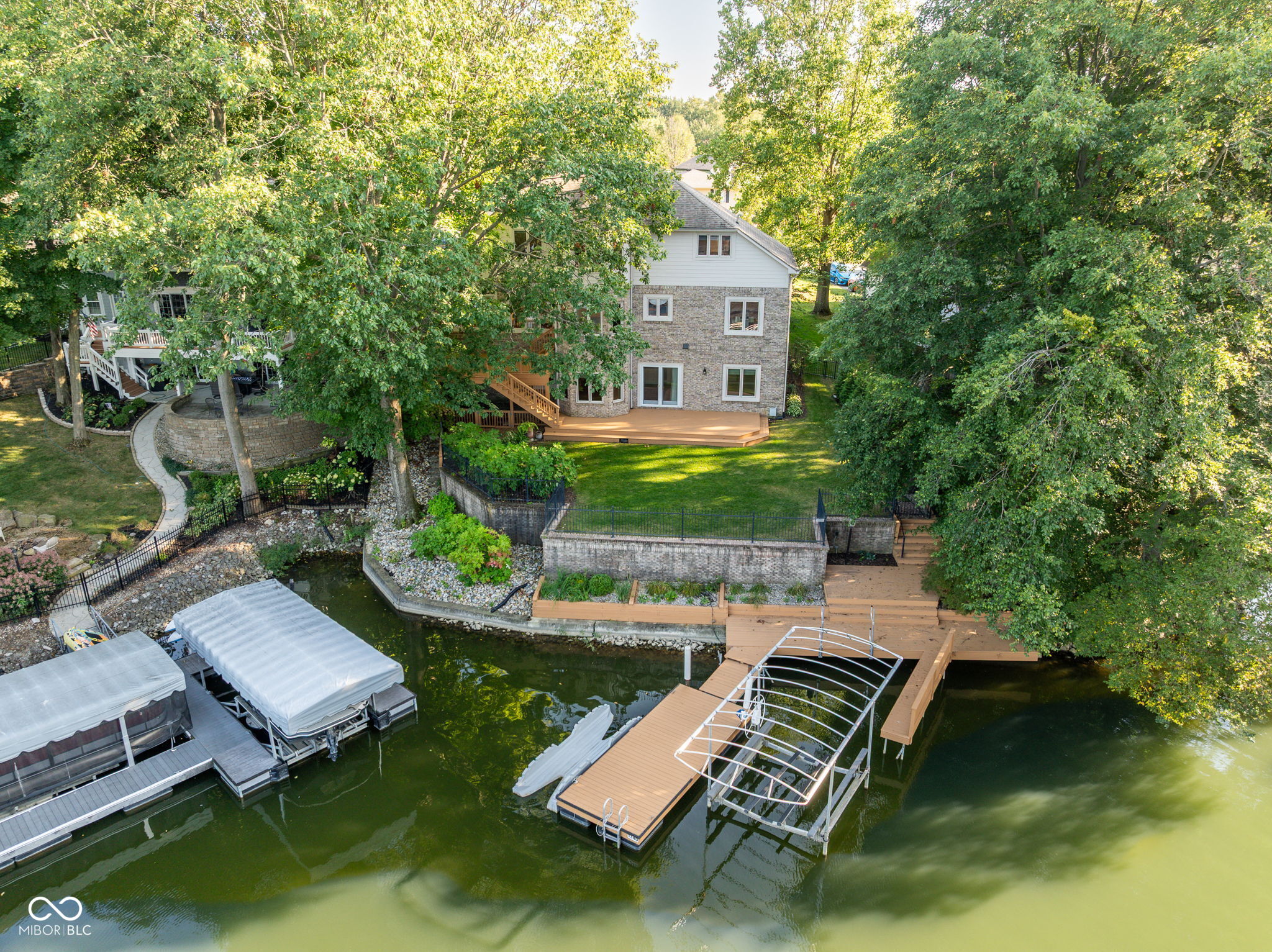817 Hickory Way