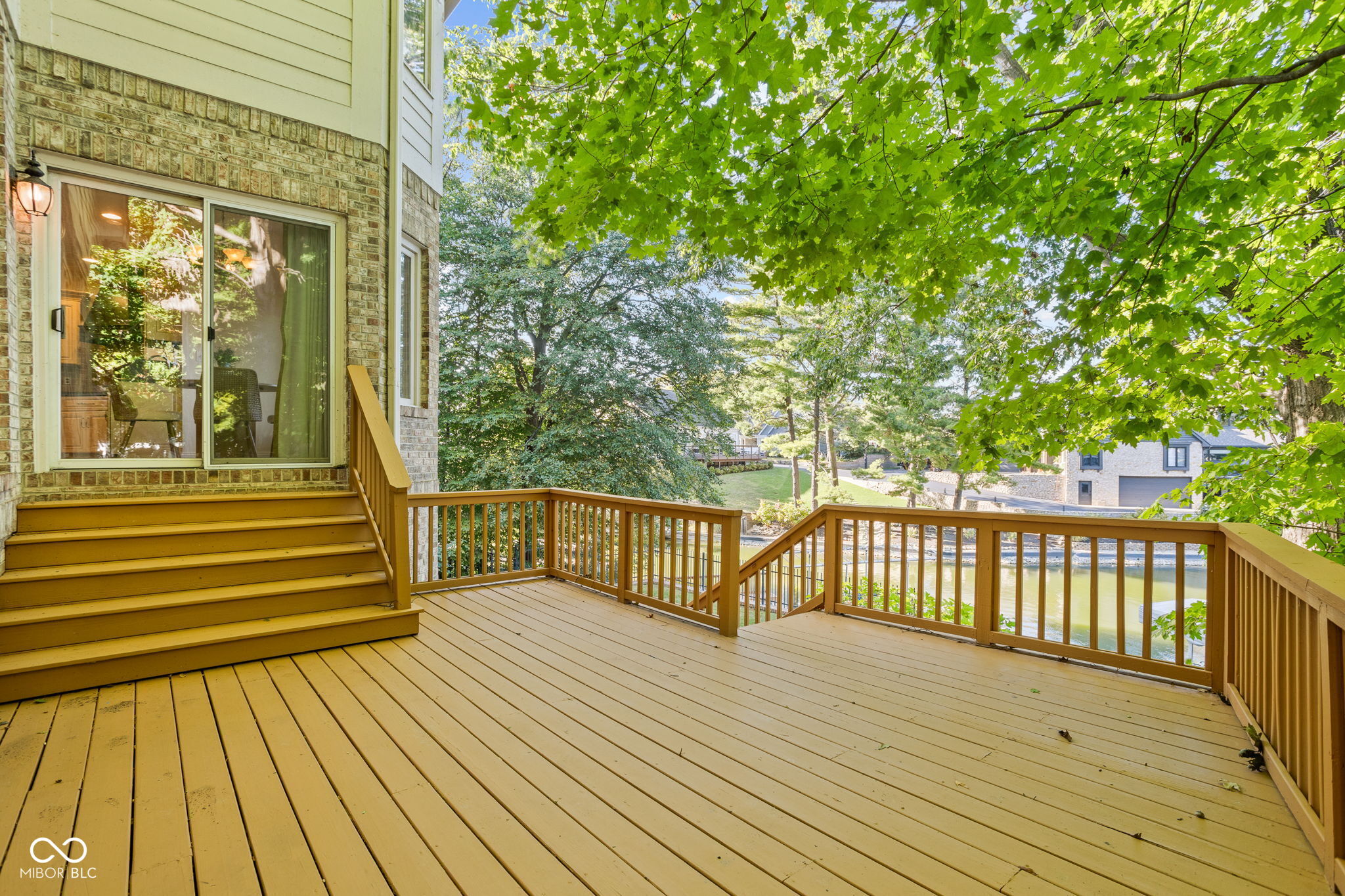 817 Hickory Way