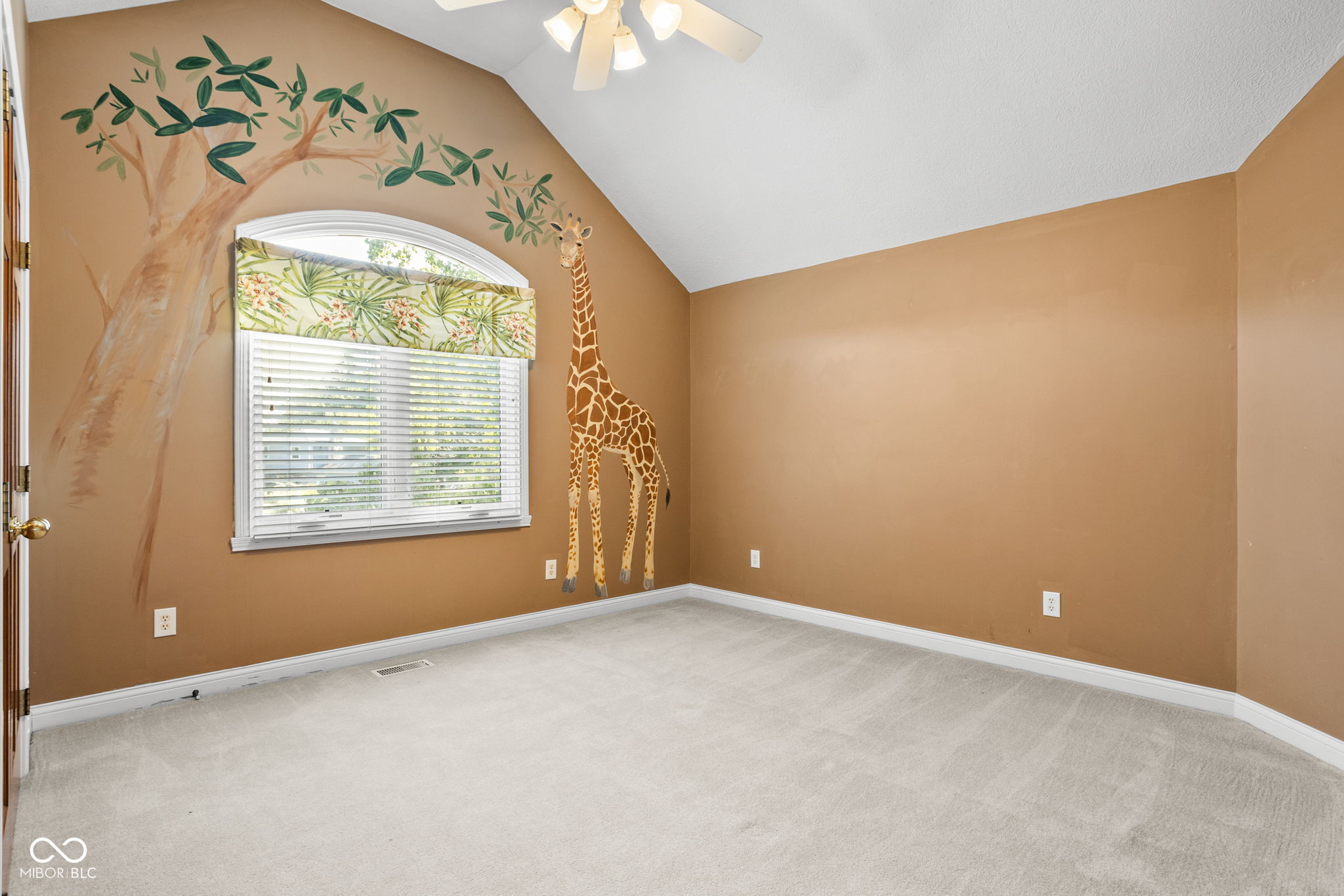 817 Hickory Way
