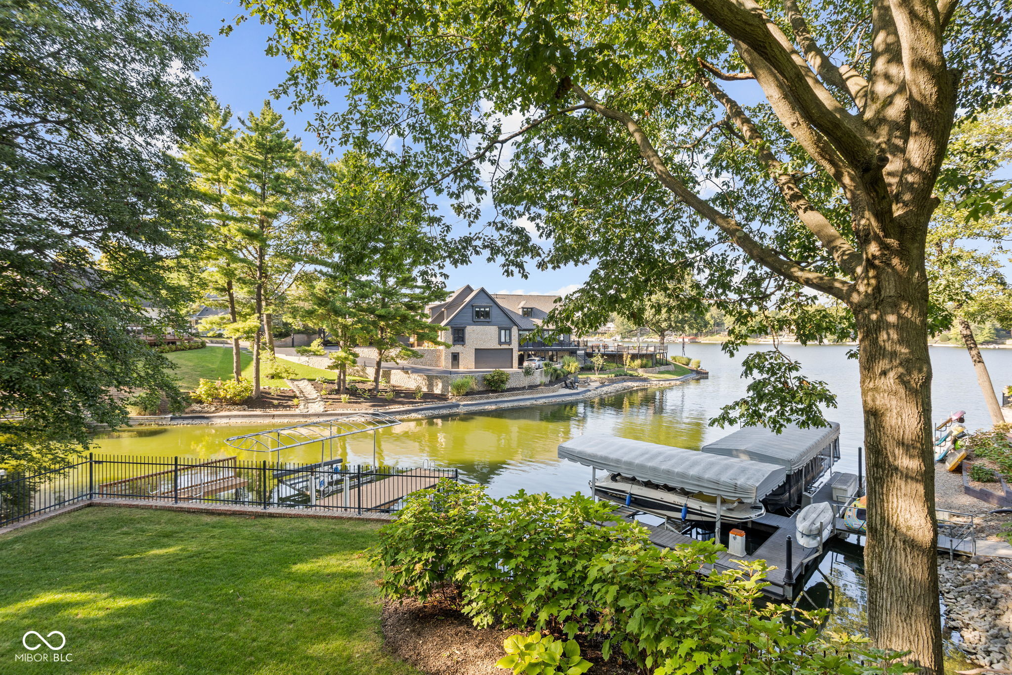 817 Hickory Way