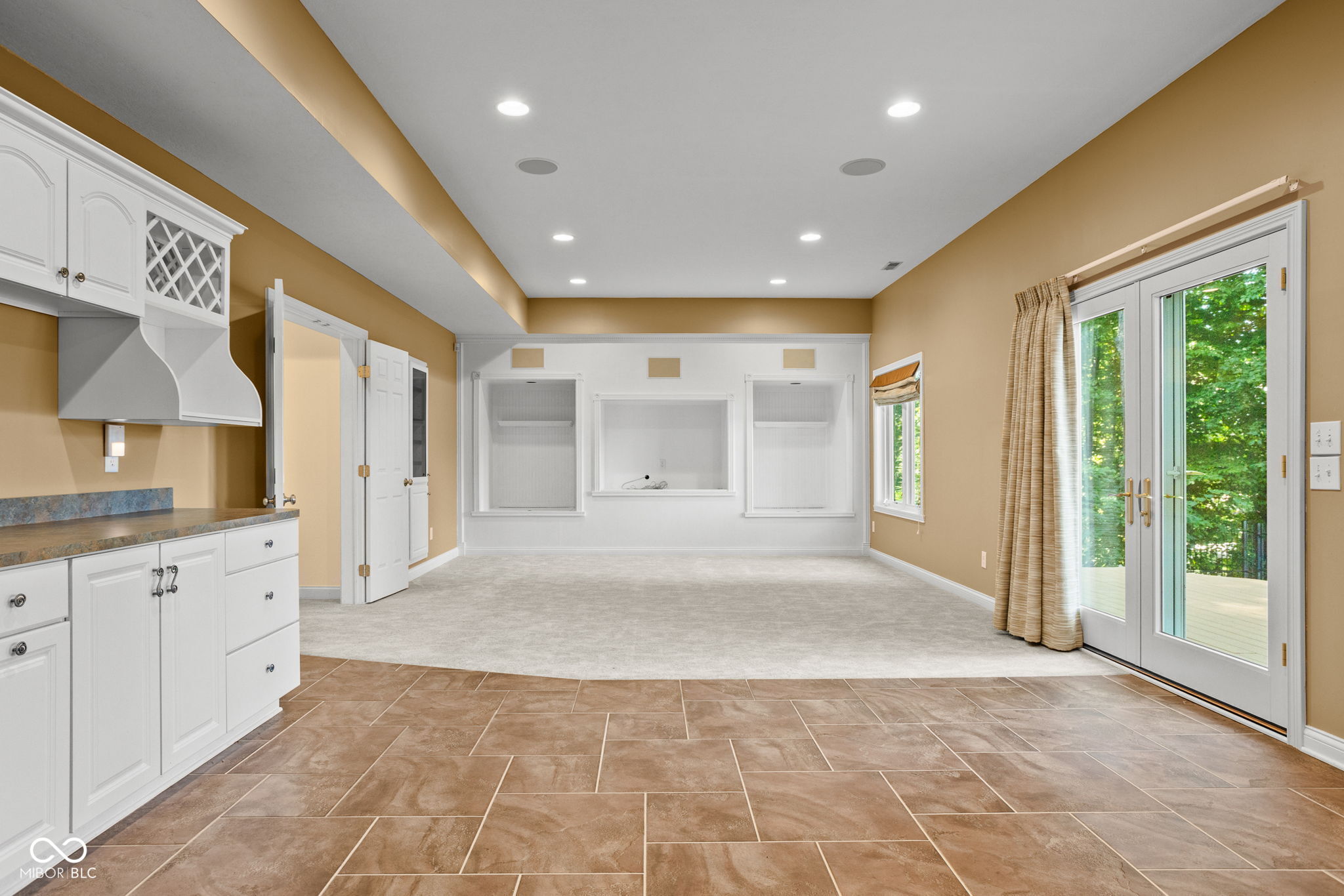 817 Hickory Way