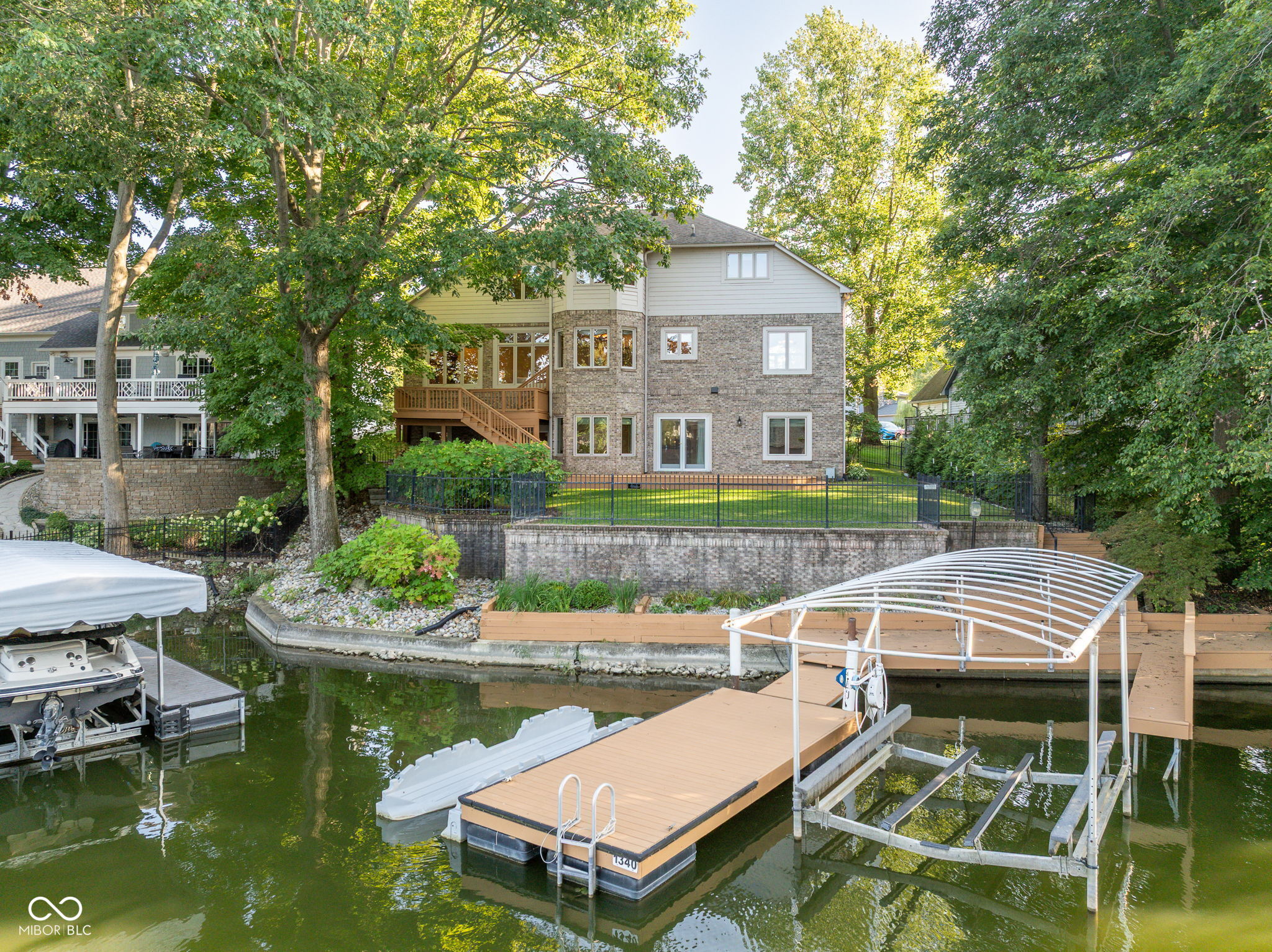 817 Hickory Way