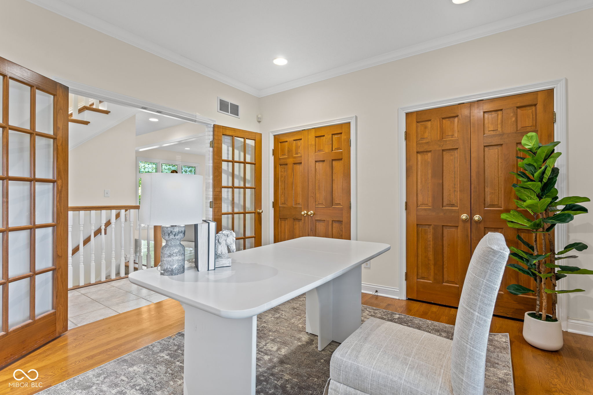 817 Hickory Way