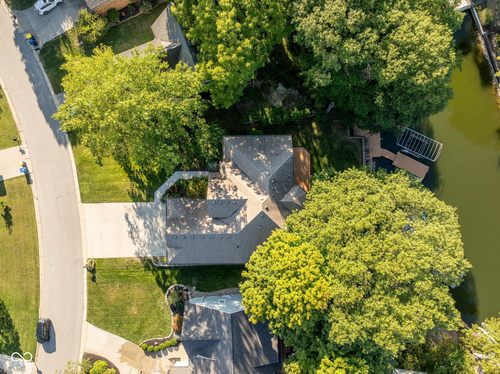 817 Hickory Way