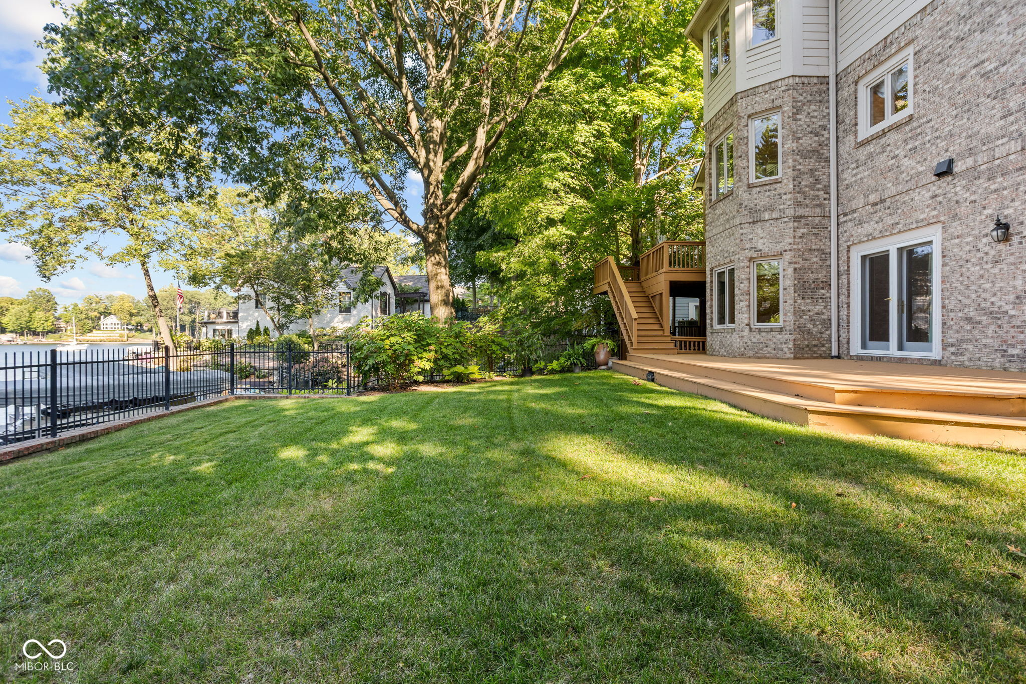 817 Hickory Way