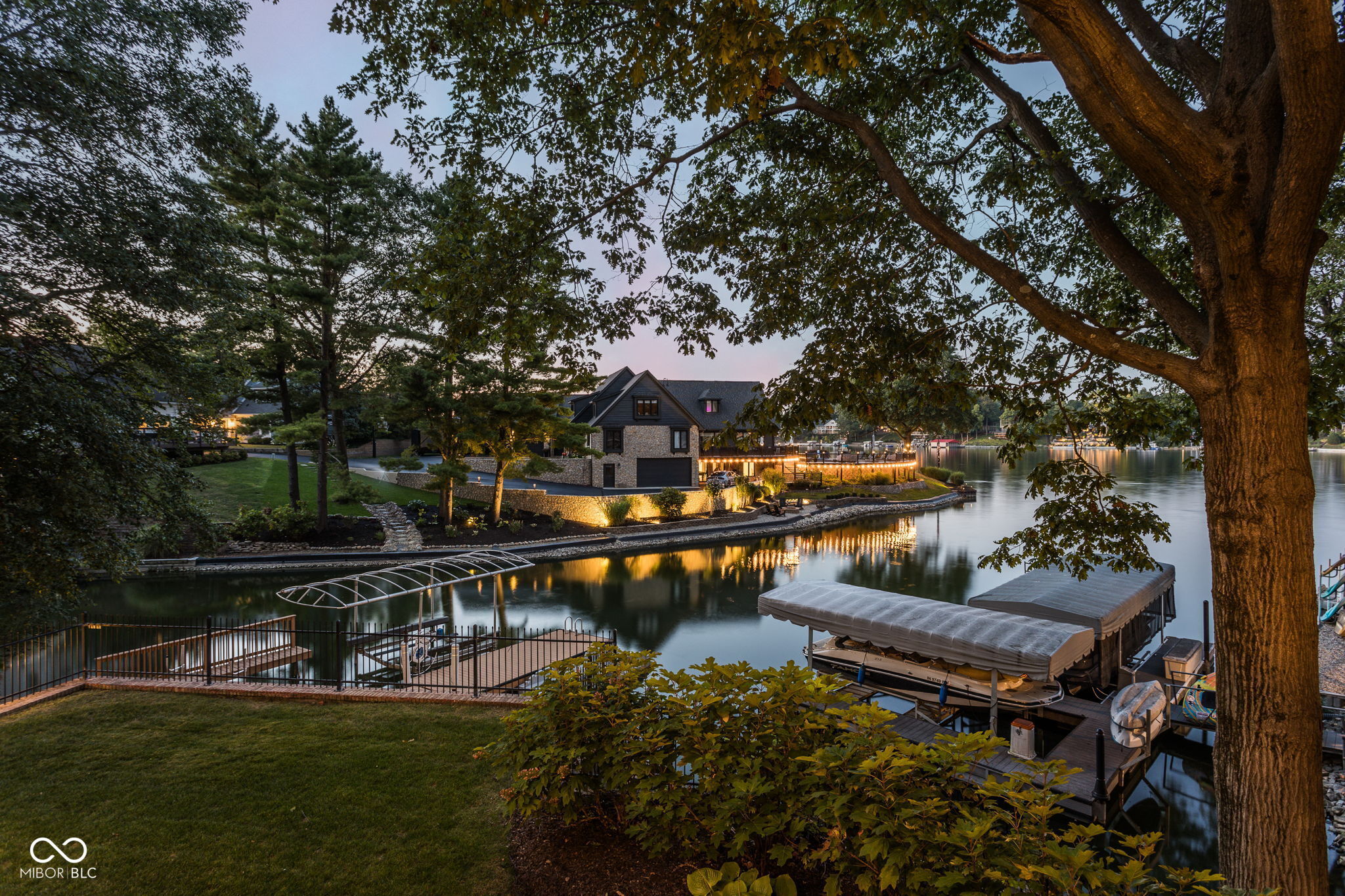 817 Hickory Way
